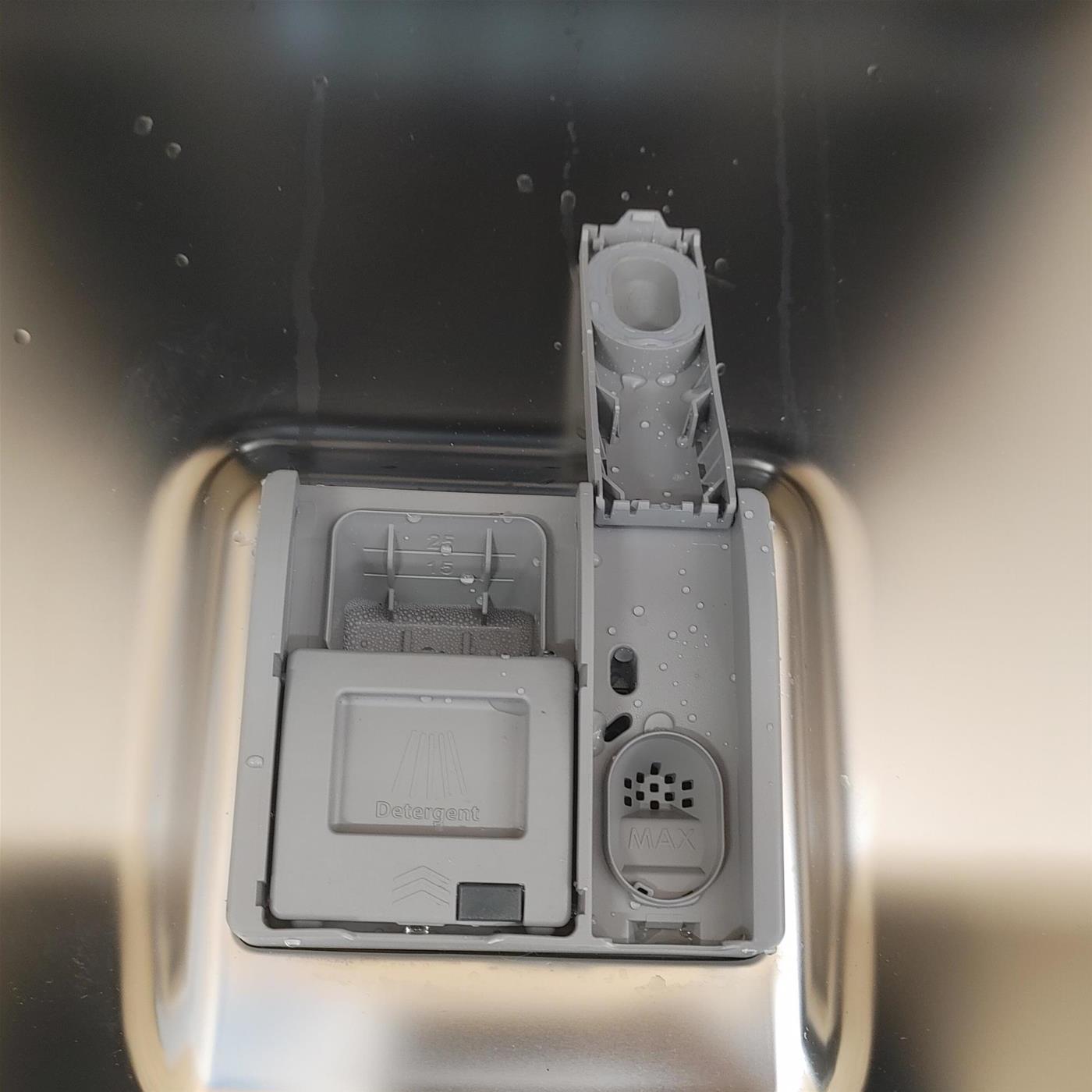 Lavastoviglie LG DB365TXS.AASQEIS A scomparsa totale 14 coperti B