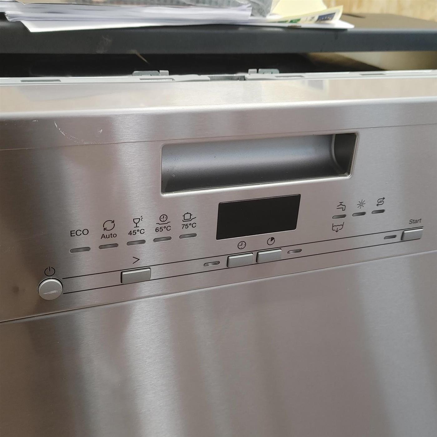 MIELE Lavastoviglie G 5000 SCU CLST Capacità 14 Coperti Classe A++ Colore Acciaio Inox