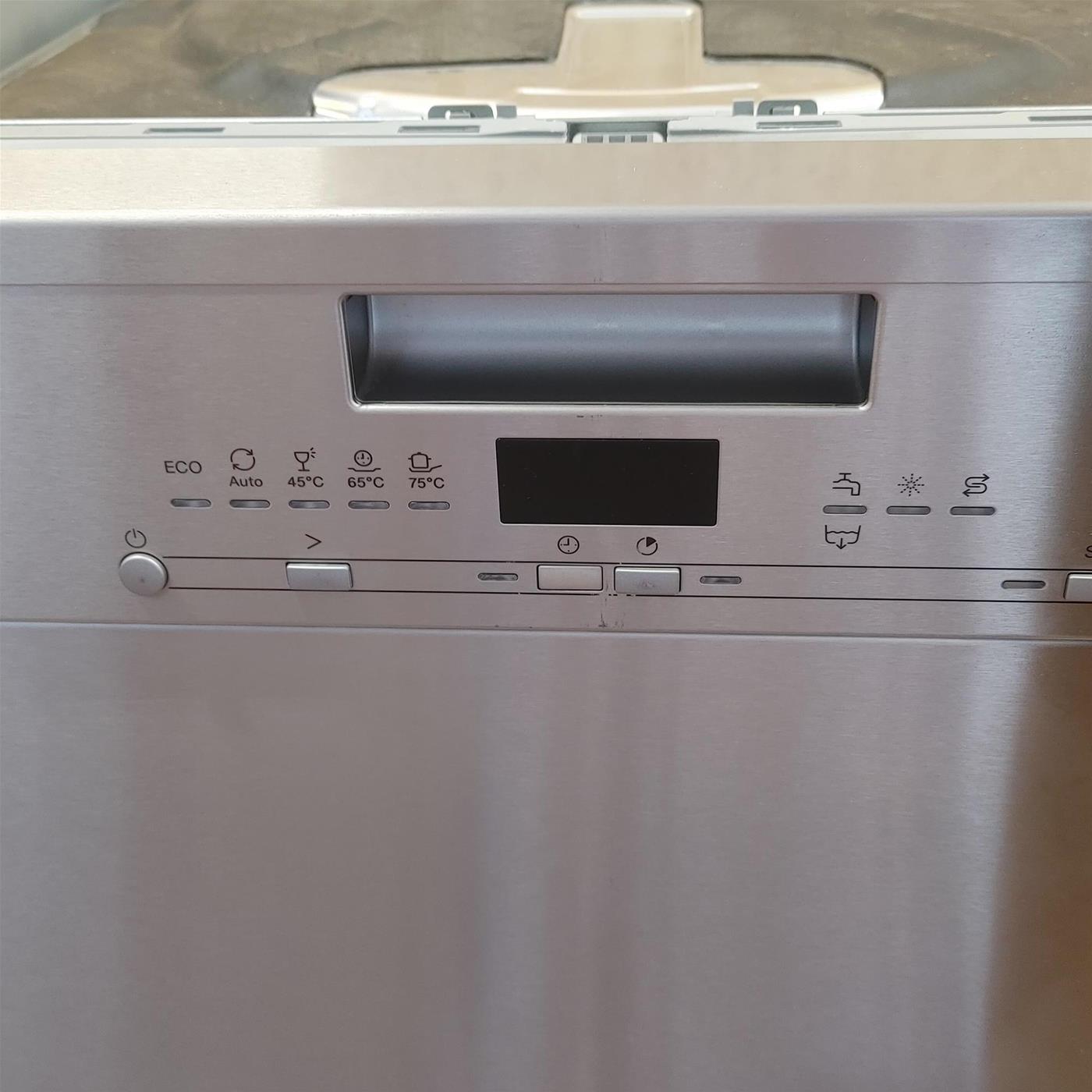 Miele G5000SCUCLST scomparsa parziale 14 coperti E