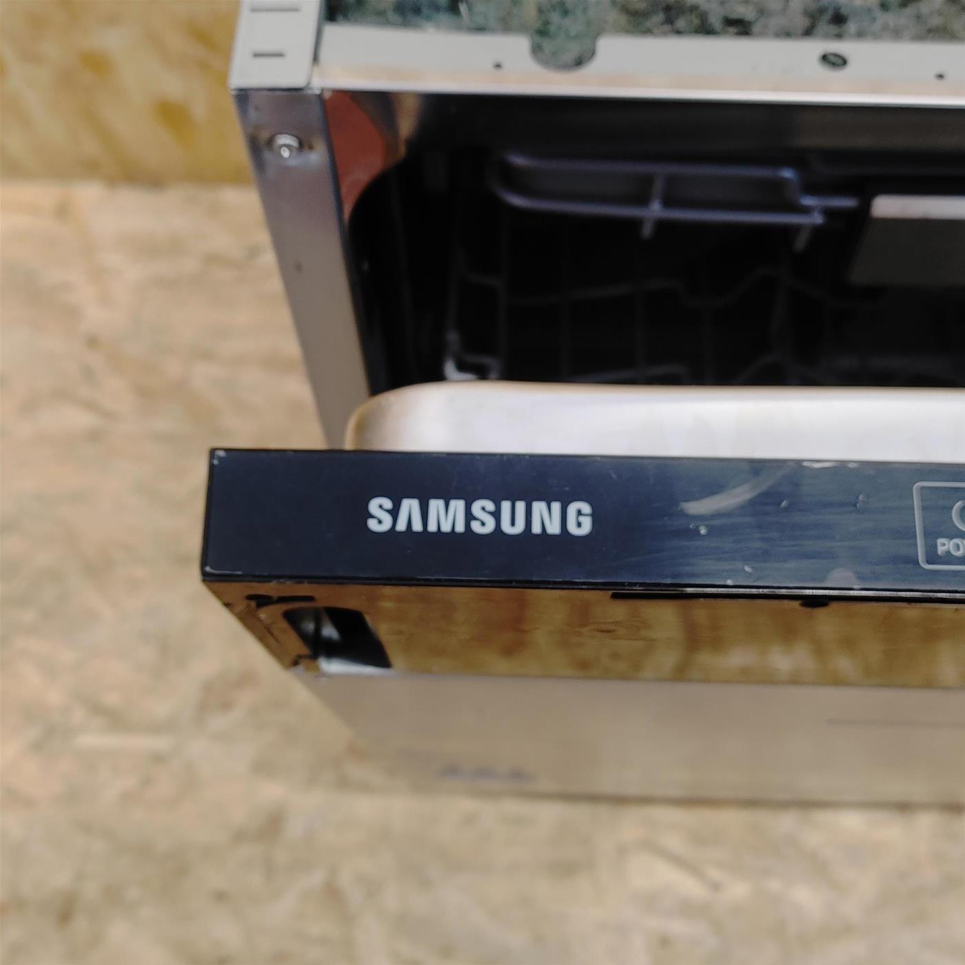 Samsung Lavastoviglie da Incasso DW60A8070BB/ET