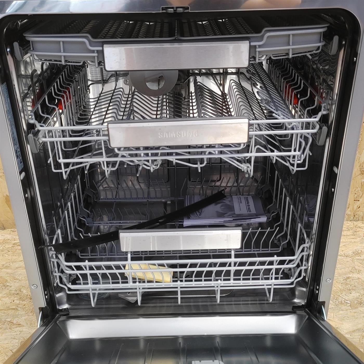 Samsung Lavastoviglie da Incasso DW60A8070BB/ET