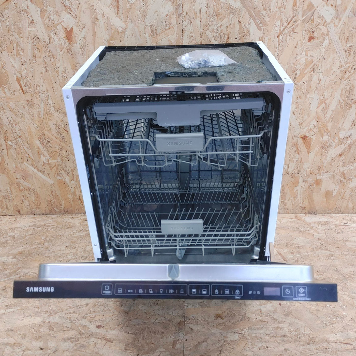 Samsung Lavastoviglie Serie 5500 DW60M6070IB