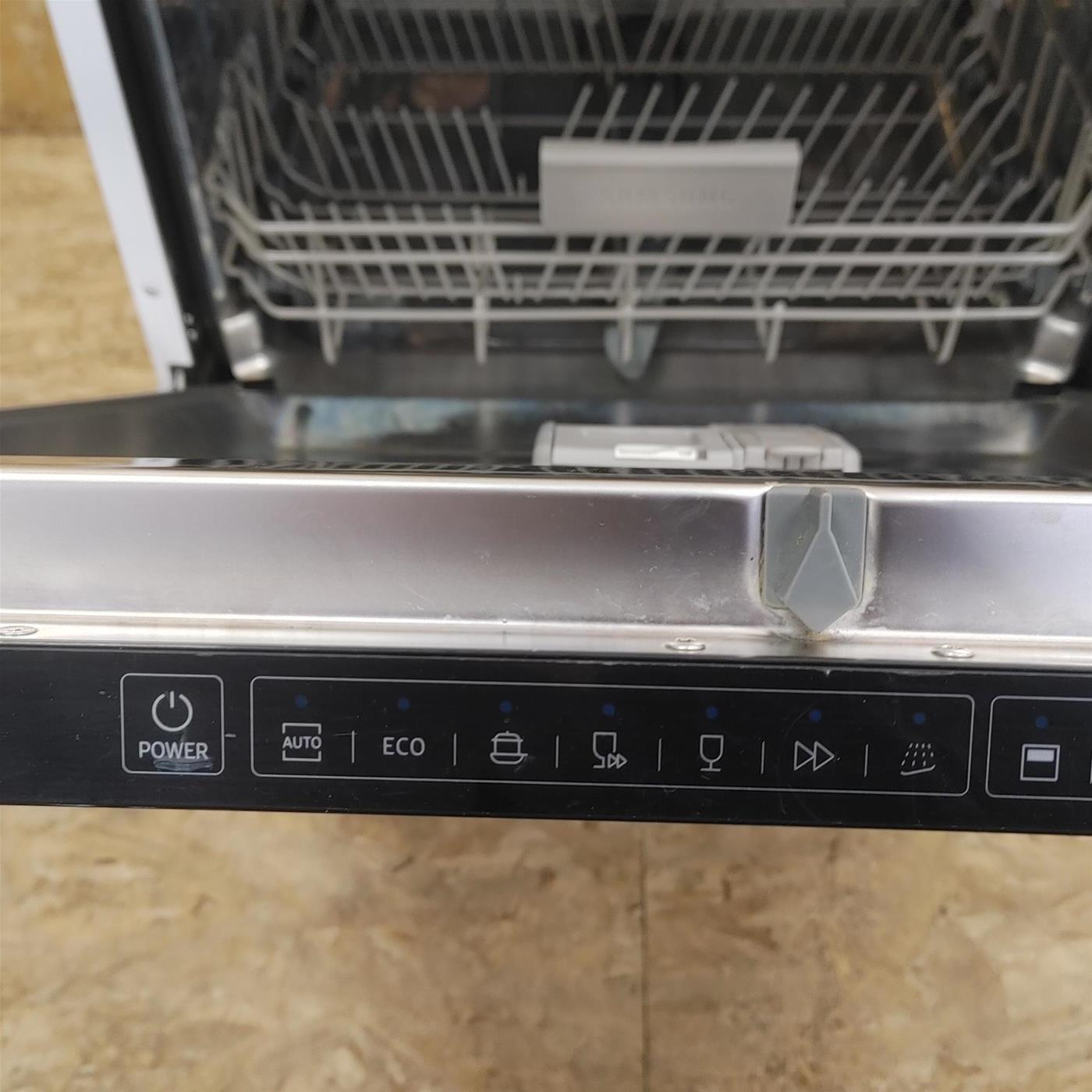 Samsung Lavastoviglie Serie 5500 DW60M6070IB