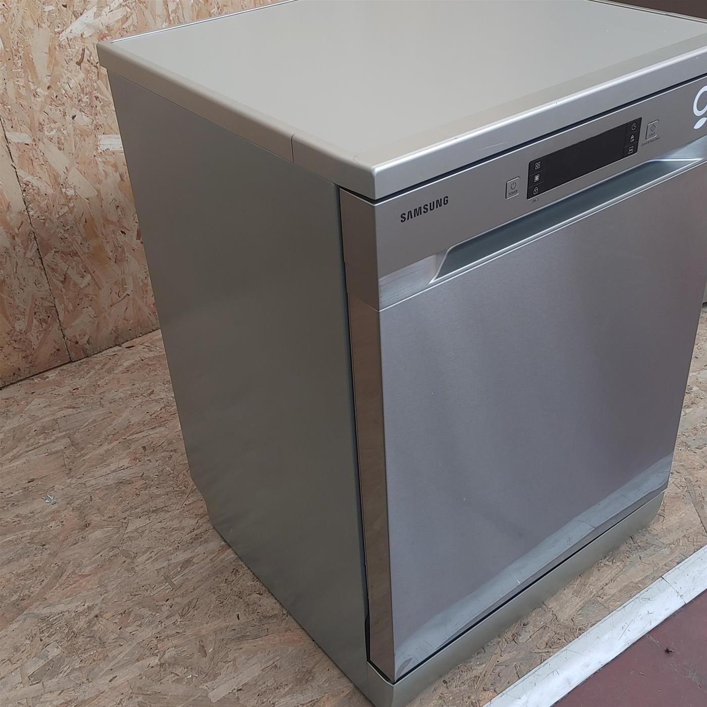 Samsung Lavastoviglie DW60M6050FS