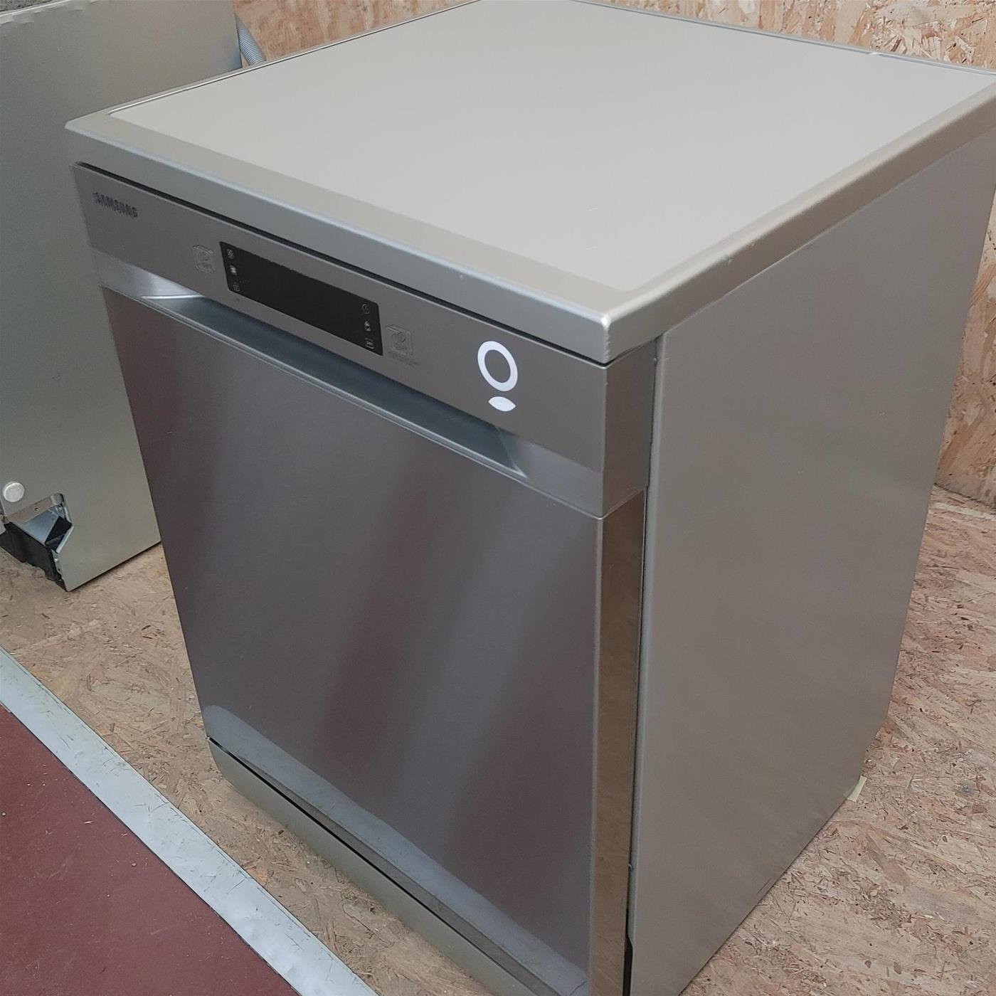 Samsung Lavastoviglie DW60M6050FS