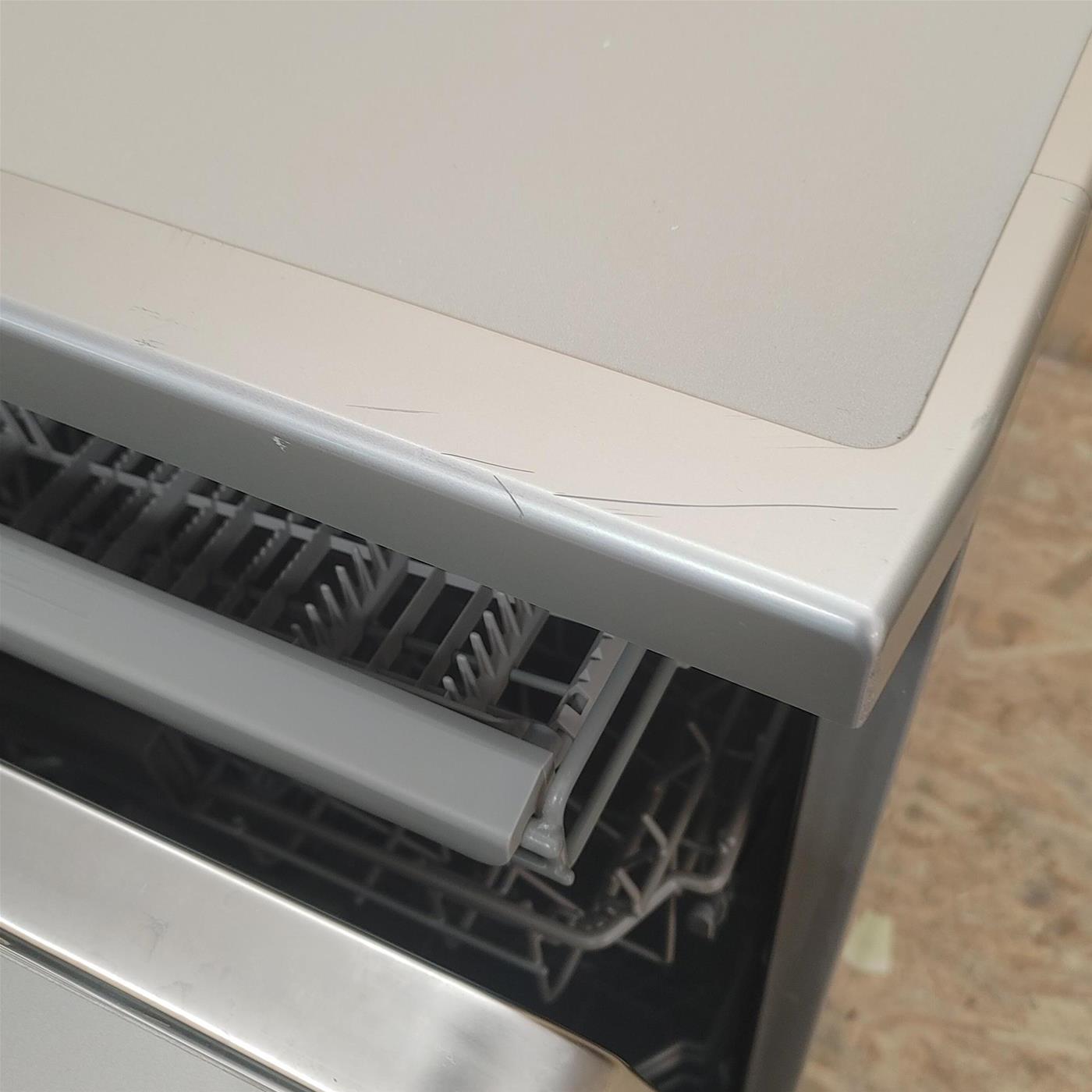 Samsung Lavastoviglie DW60M6050FS