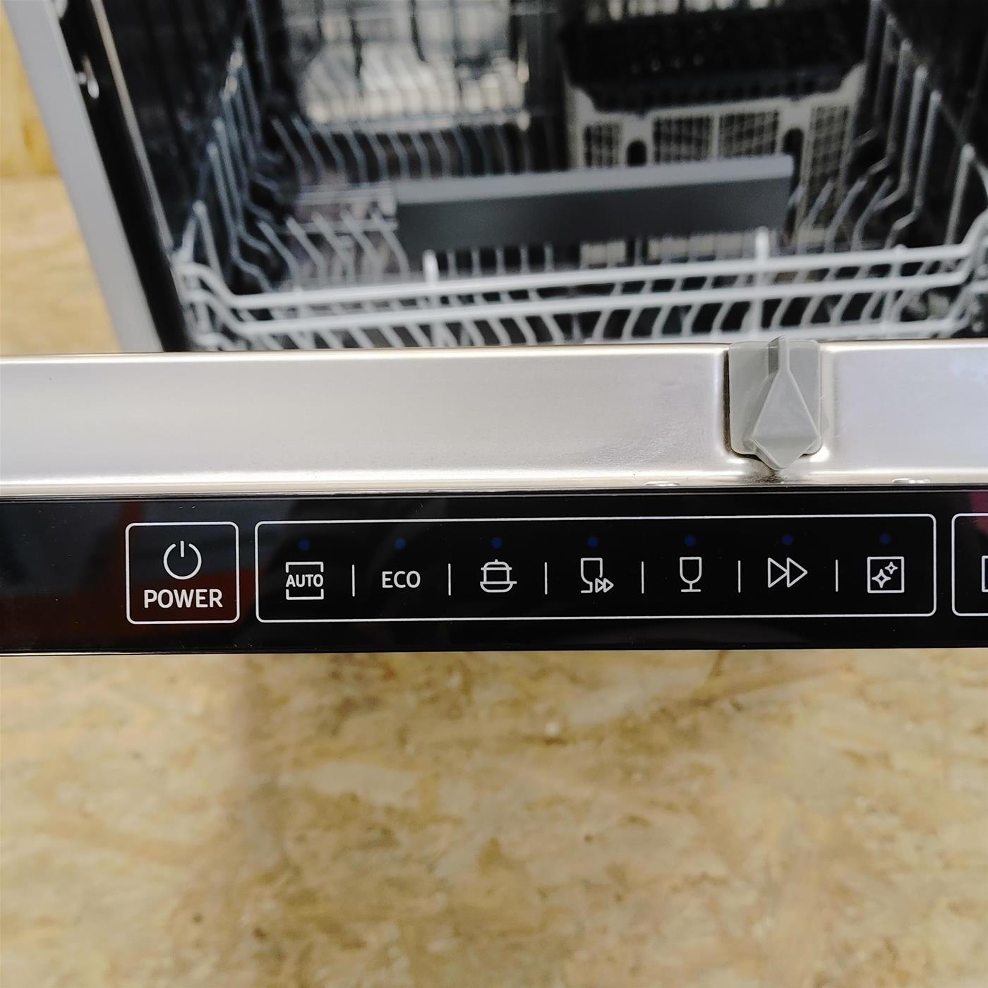 Samsung Lavastoviglie DW60R7050BB