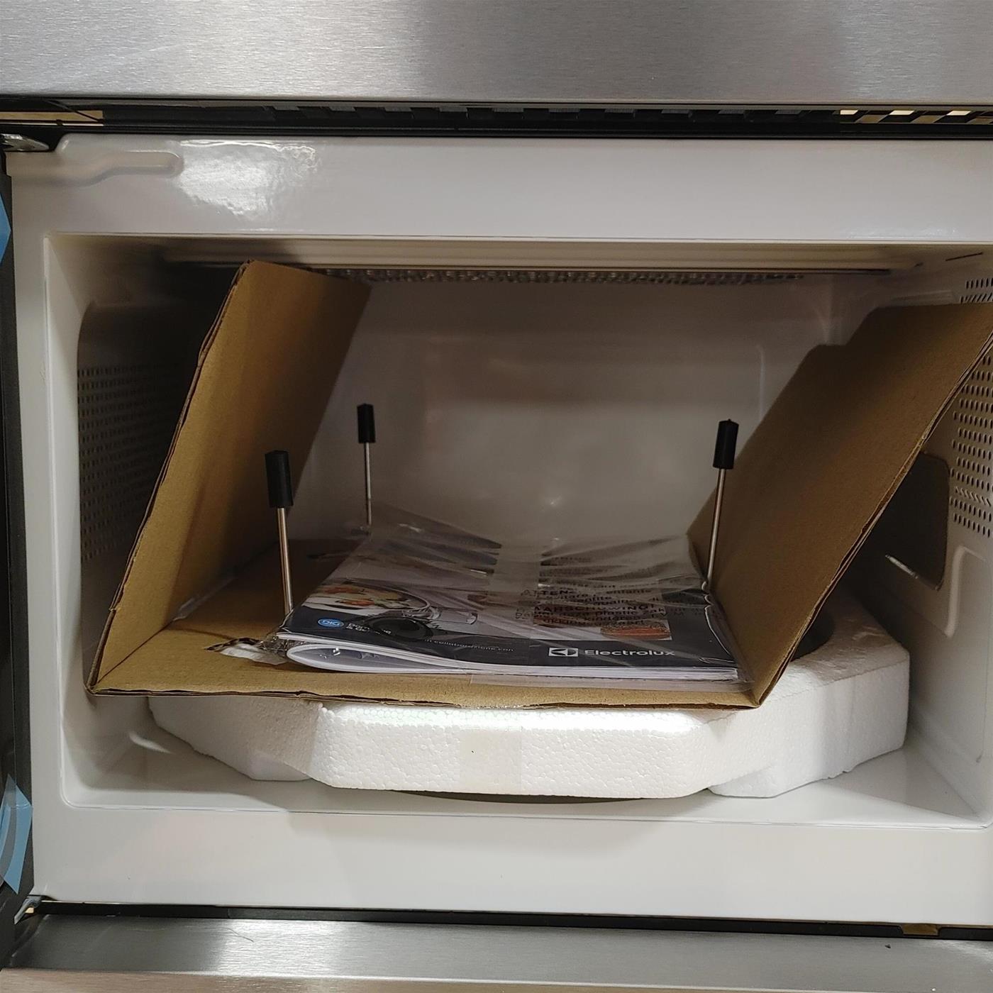 Electrolux MO318GXE Da incasso Microonde combinato 17 L 700 W Acciaio inossidabile