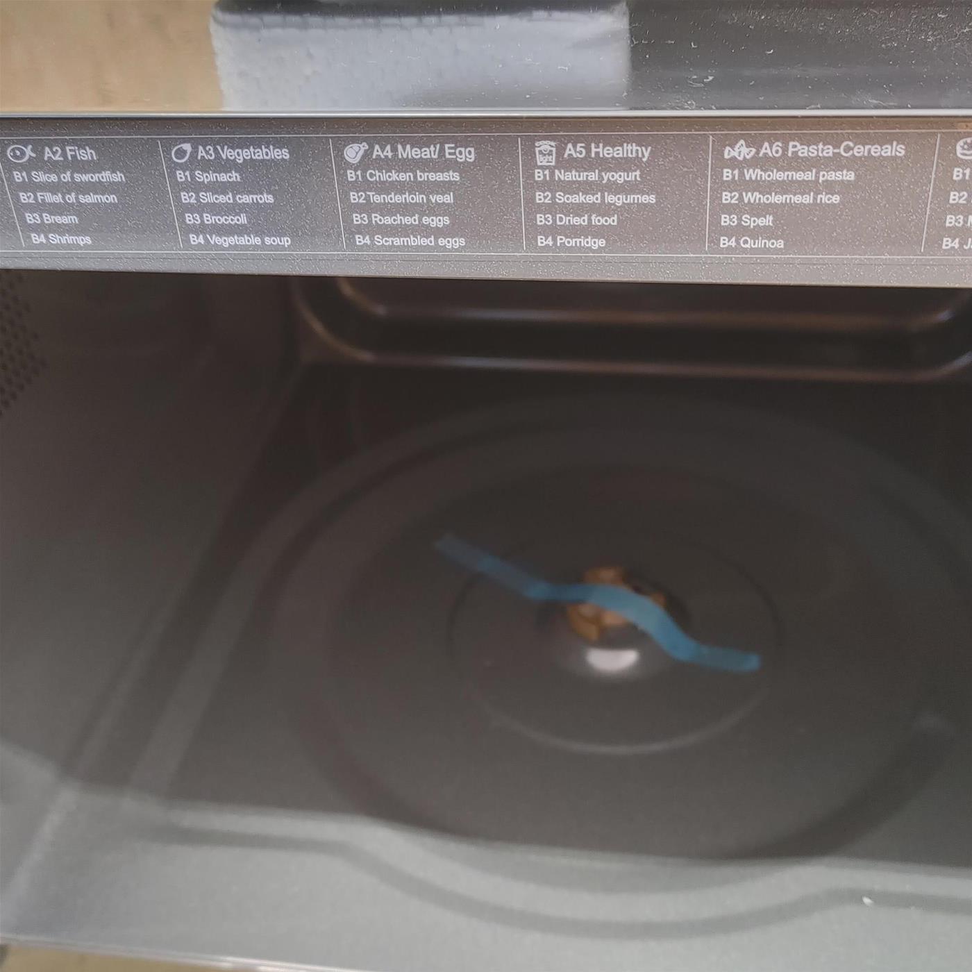 Hoover Chefvolution HMGI25TB Superficie piana Microonde con grill 25 L 900 W Nero