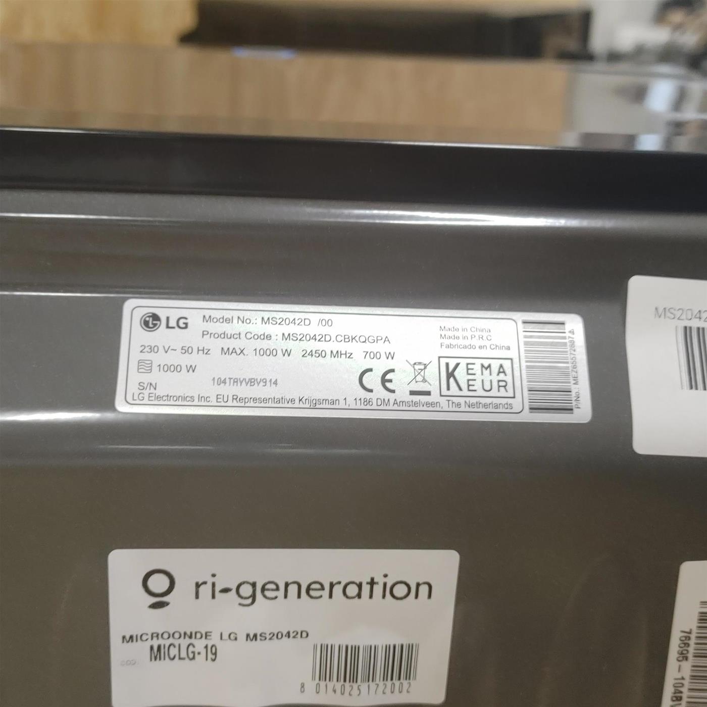 LG MS2042D microonde 20 L 700 W Nero