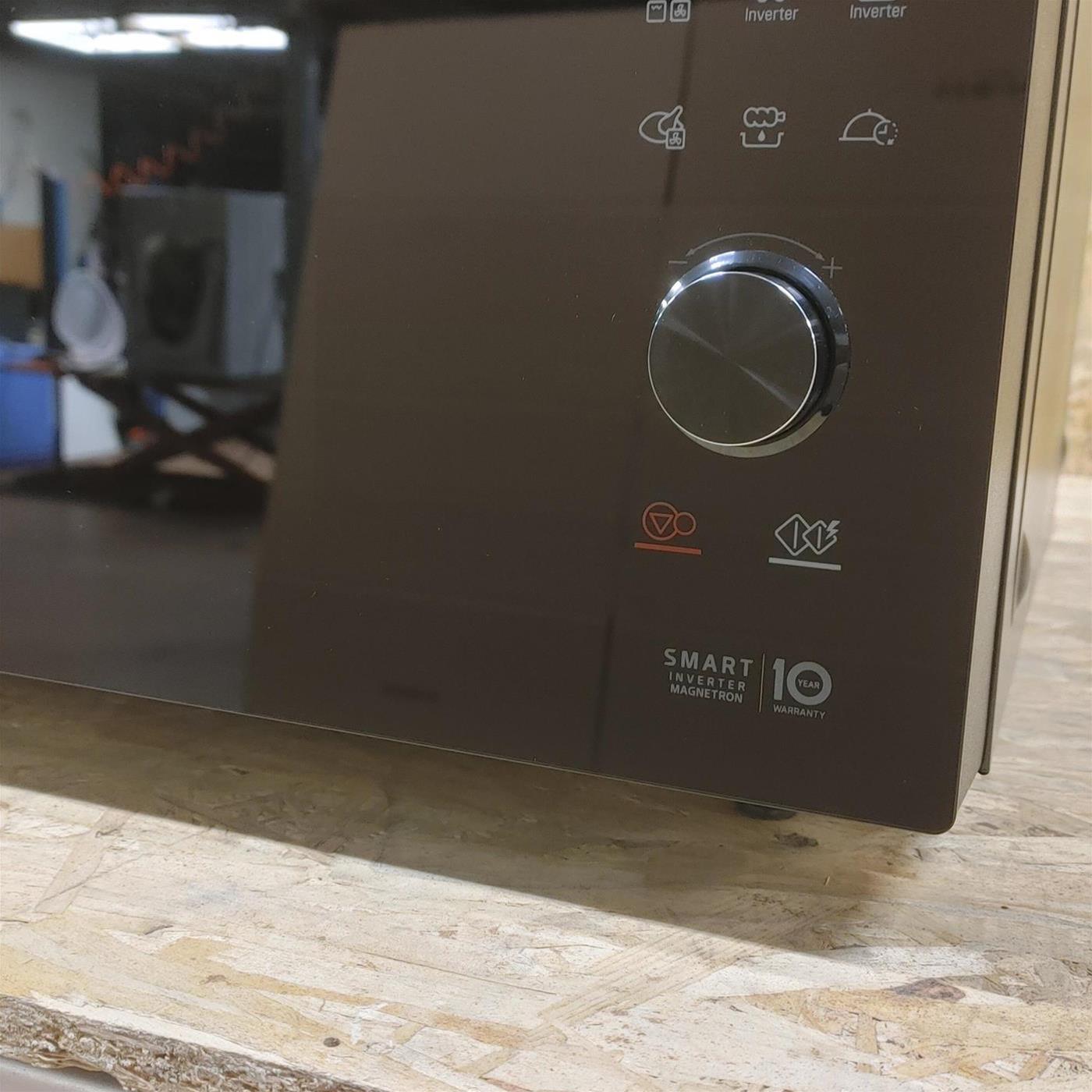 LG MJ3965BPS microonde Piano cottura Microonde combinato 39 L 1350 W Nero