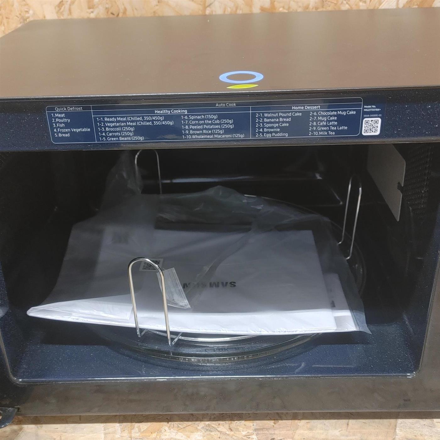 Samsung MG23T5018GC/ET microonde Piano cottura Microonde combinato 23 L 800 W Nero