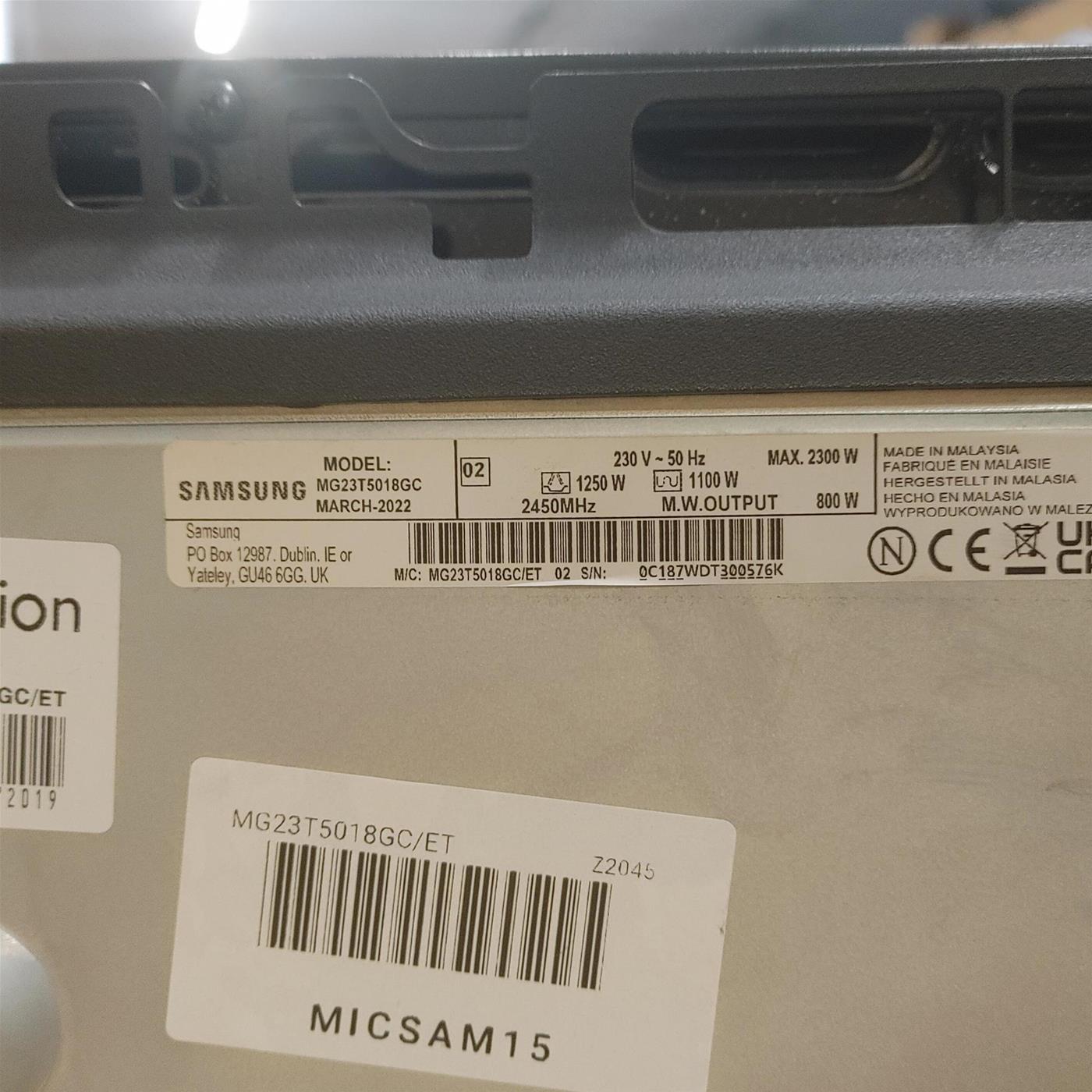 Samsung MG23T5018GC/ET microonde Piano cottura Microonde combinato 23 L 800 W Nero