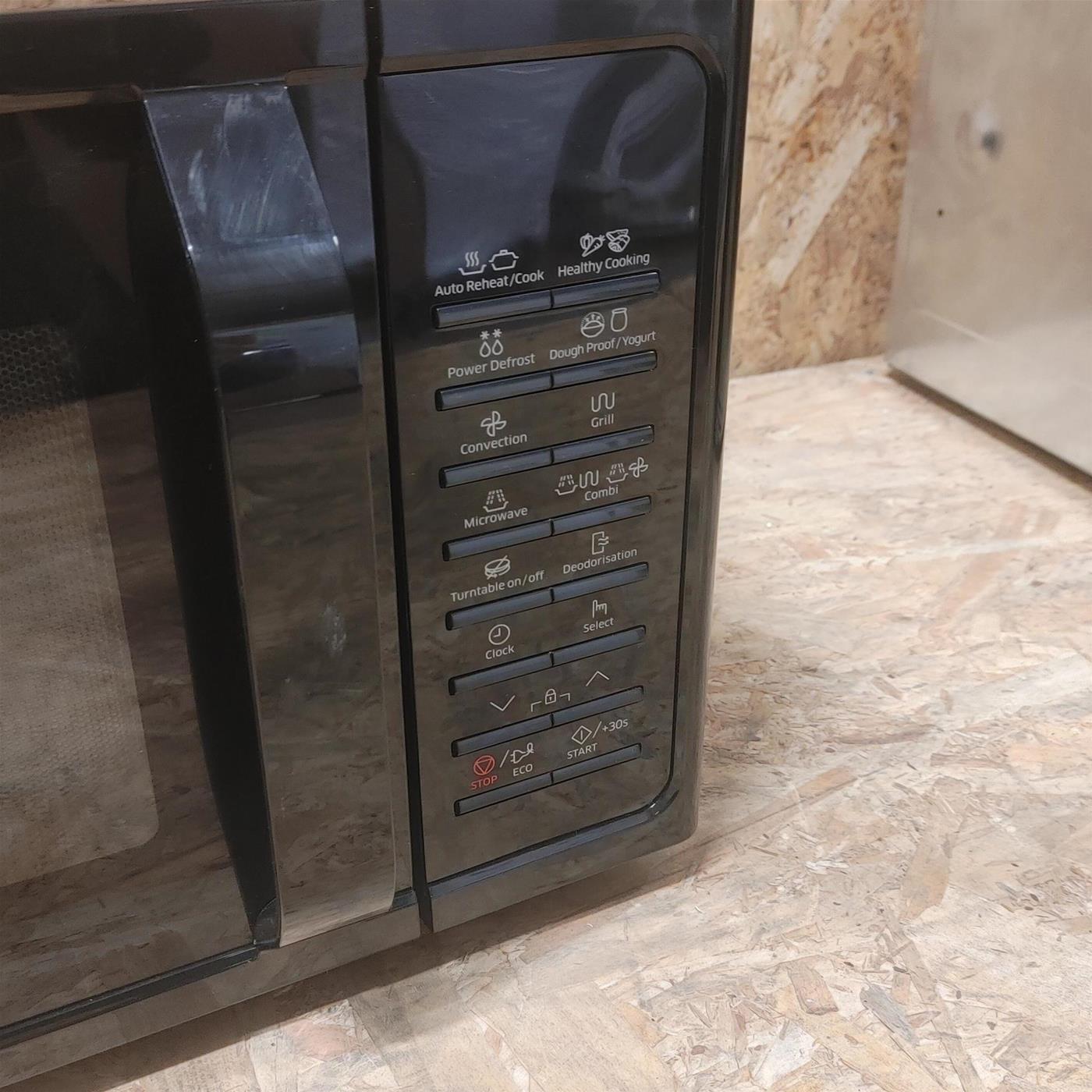 Samsung MC28H5015AS microonde Piano cottura Microonde combinato 28 L 900 W Nero, Argento