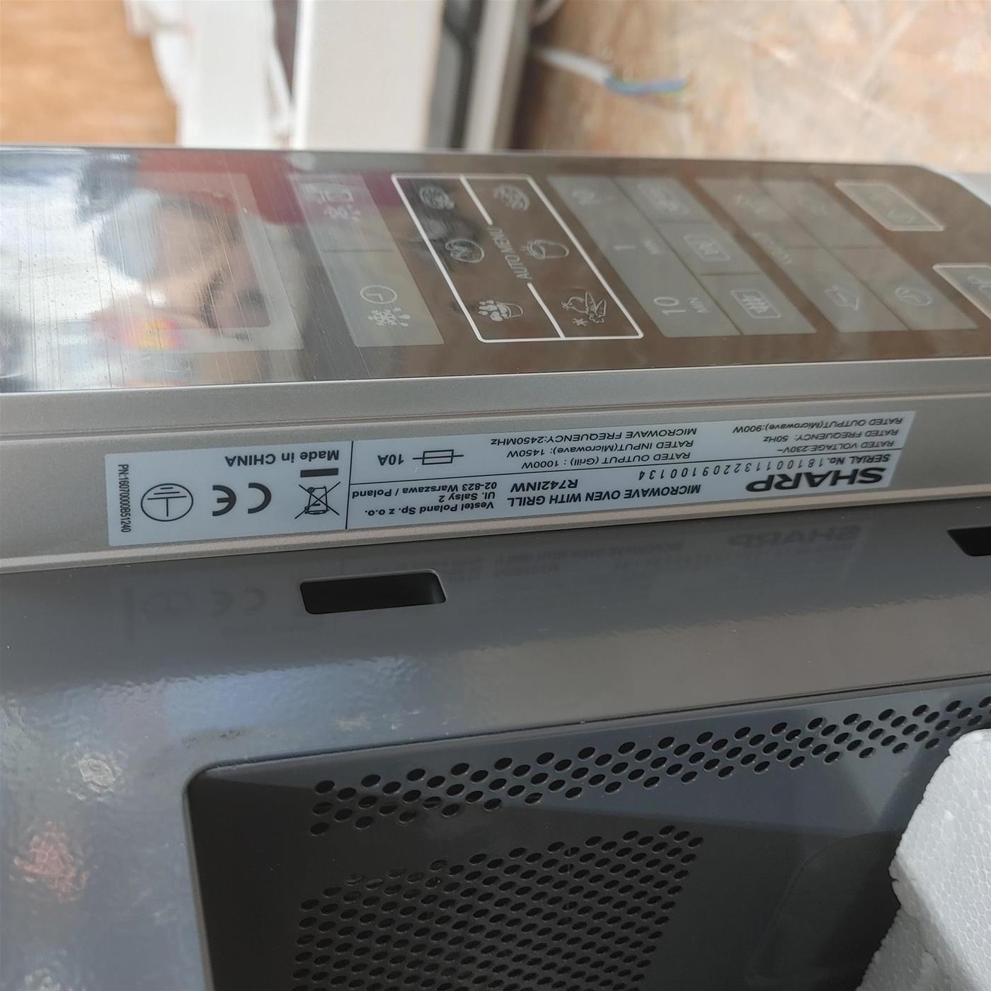 Microonde Sharp R742INW