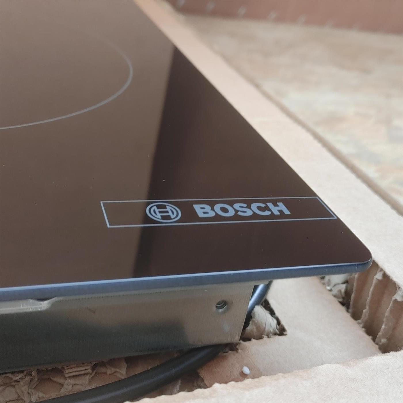 Piano cottura Bosch Serie 4 PUE611BB5J Nero Da incasso 59,2 cm Piano cottura a induzione 4 Fornello(i)