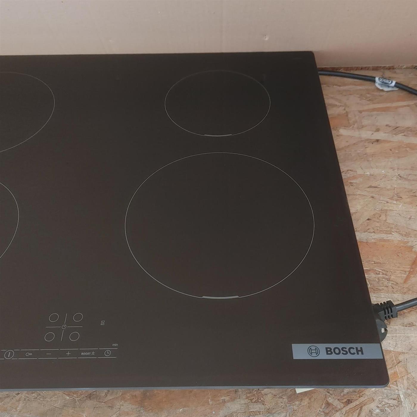 Piano cottura Bosch Serie 4 PUE611BB5J a induzione 4 zone cottura