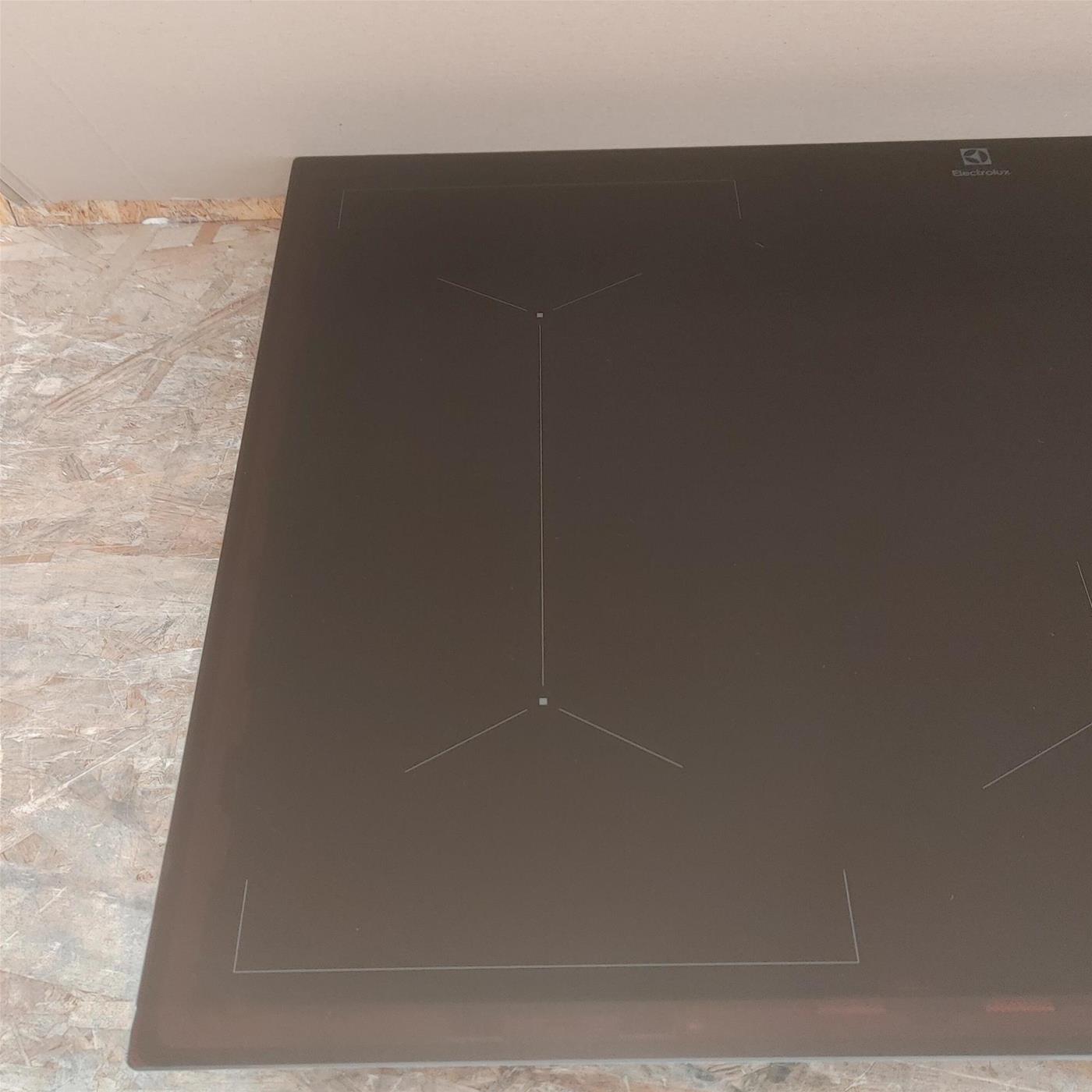 Piano cottura Electrolux LIL83443 Serie 600 Bridge Induzione 4 zone cottura 78 cm