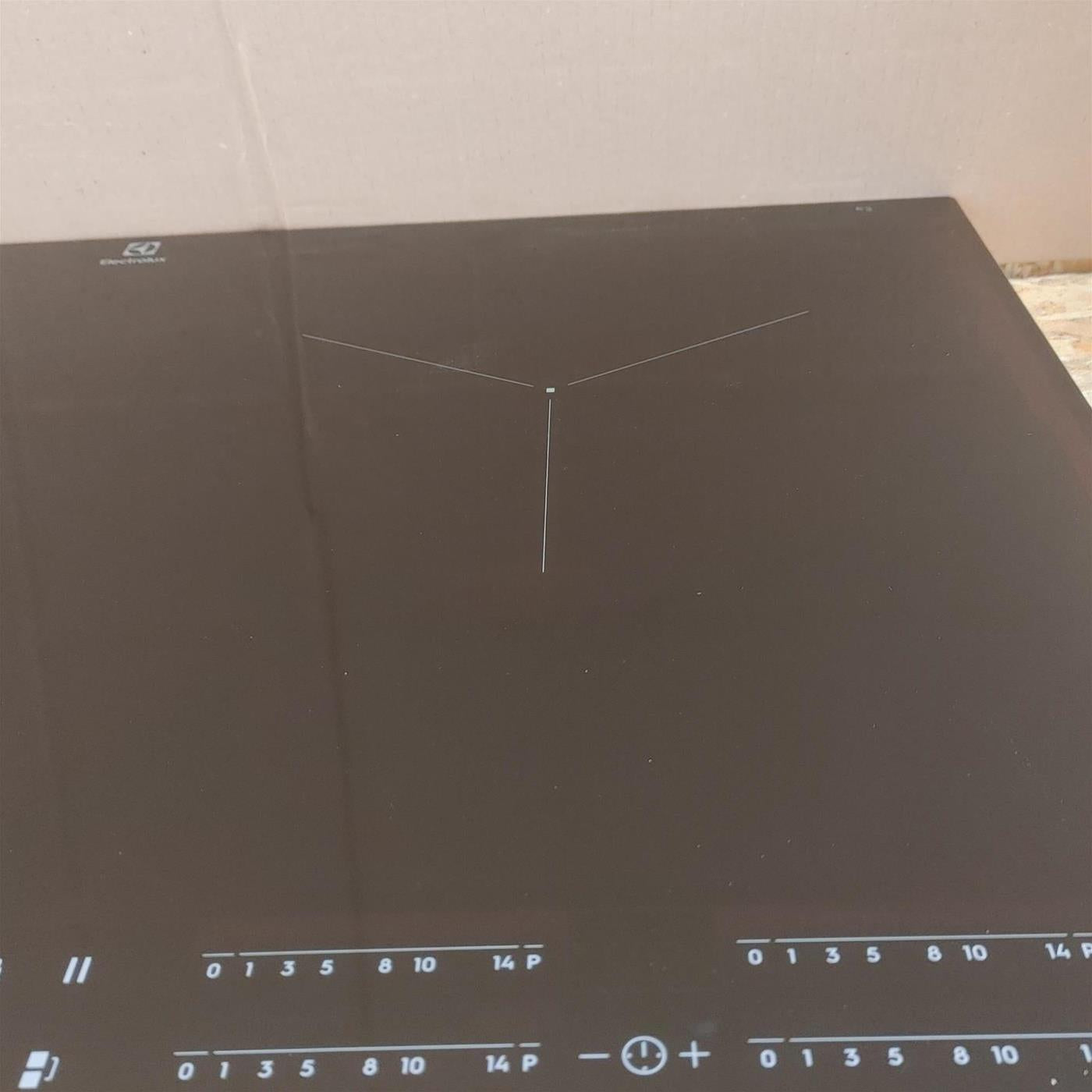 Electrolux LIL83443 Nero Da incasso 78 cm Piano cottura a induzione 4 Fornello(i)