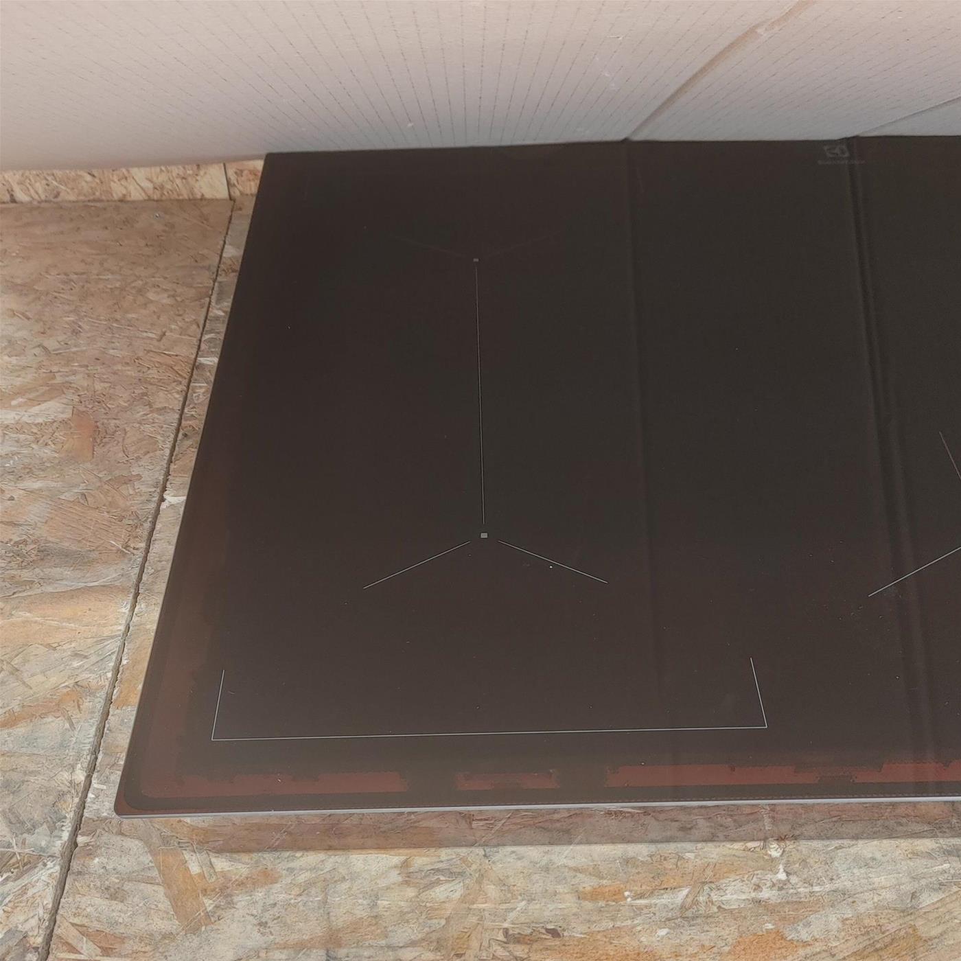 Electrolux LIL83443 Nero Da incasso 78 cm Piano cottura a induzione 4 Fornello(i)