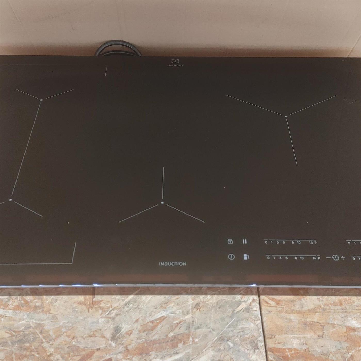 Piano cottura Electrolux LIL83443 Serie 600 Bridge Induzione