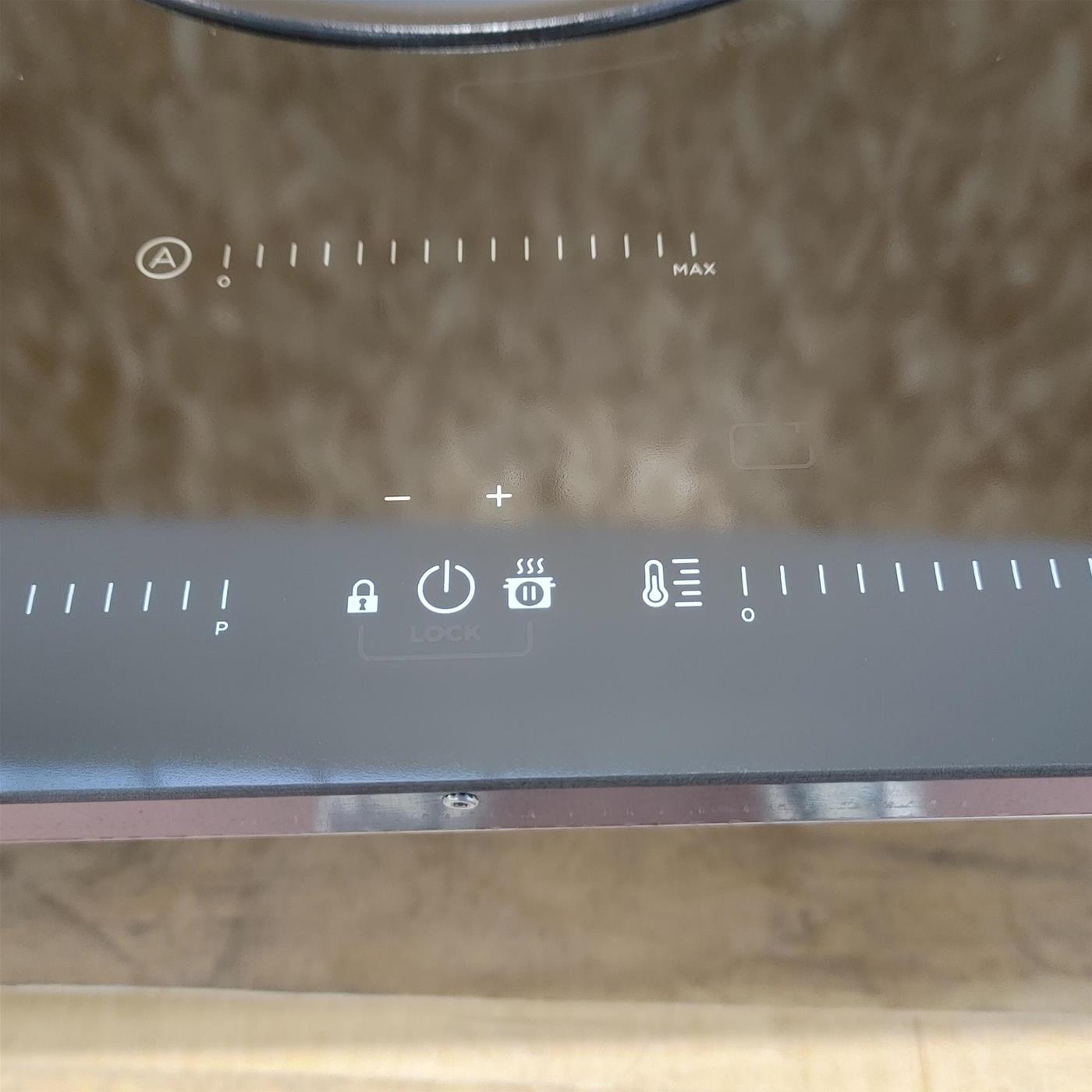 NIKOLA TESLA HP BL/A/83 Piano cottura induzione con cappa integrata