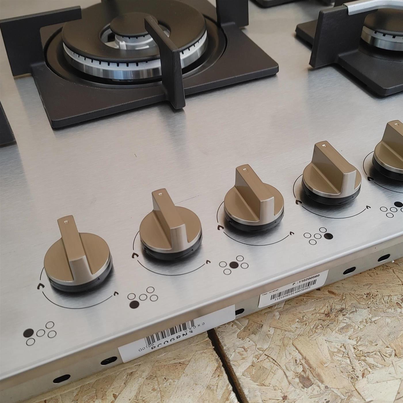 Piano cottura GRUNDIG GIGF7235220X a gas 4 fuochi