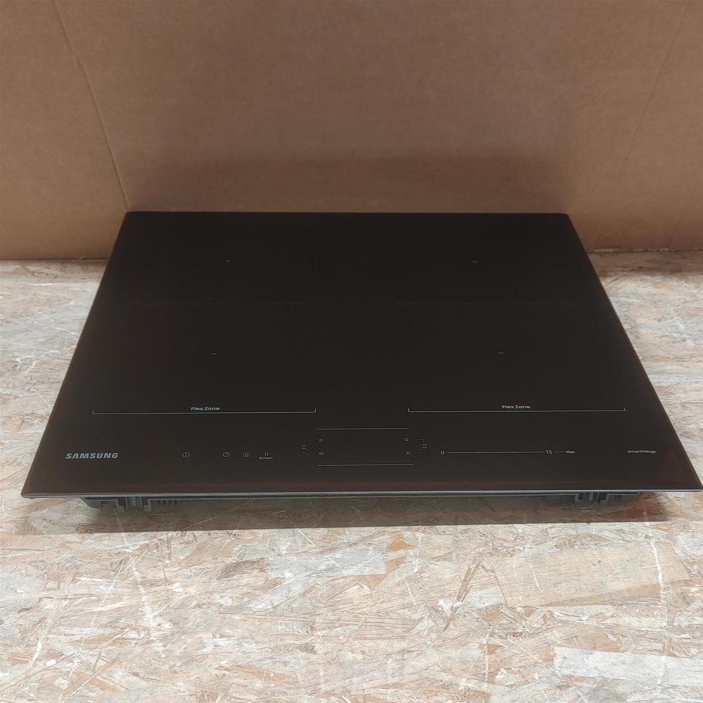 Piano cottura Samsung NZ64B5066KK a induzione