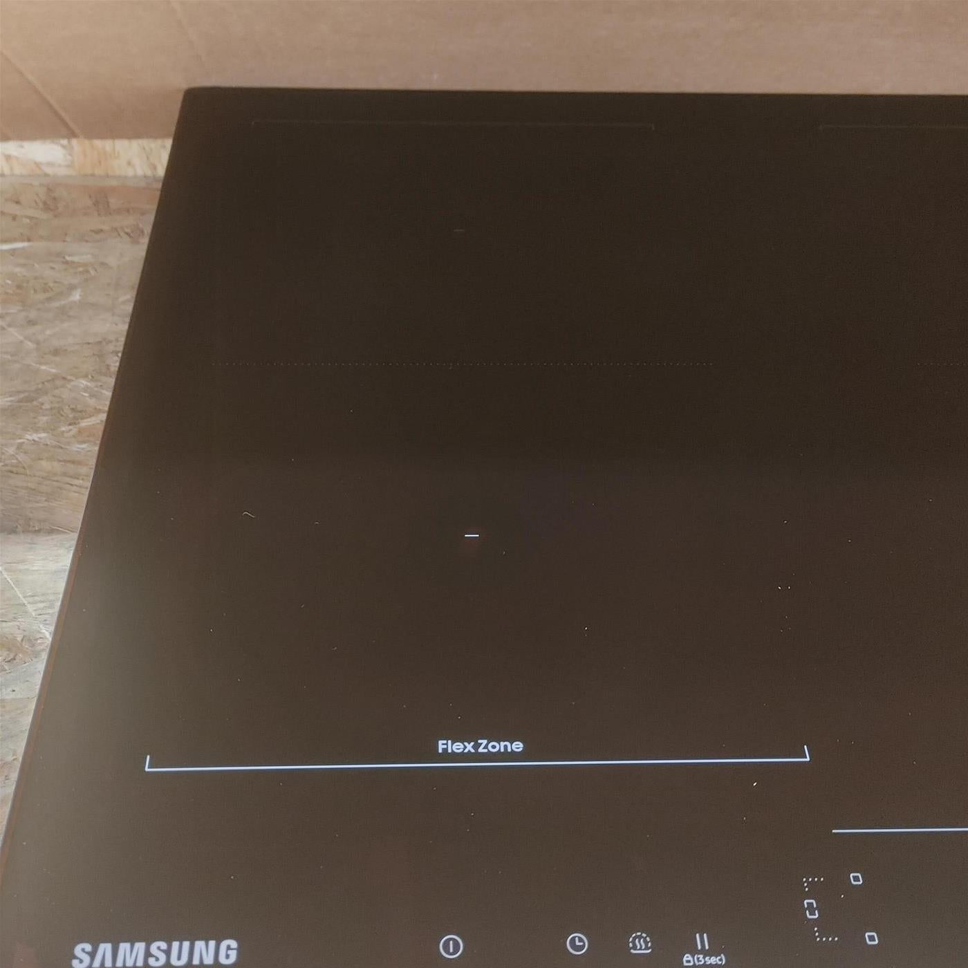 Piano cottura Samsung NZ64B5066KK a induzione
