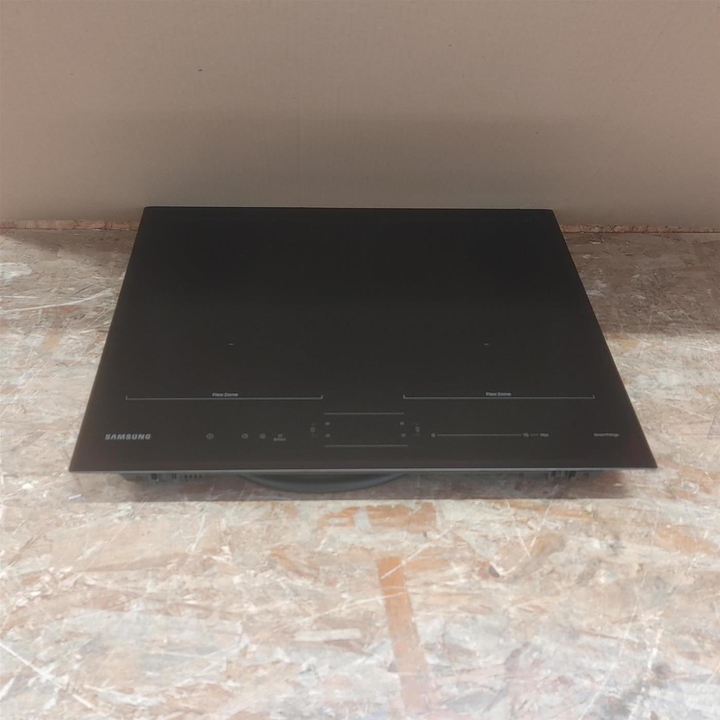 Piano cottura Samsung NZ64B5066KK a induzione 60cm Flex Zone WiFi