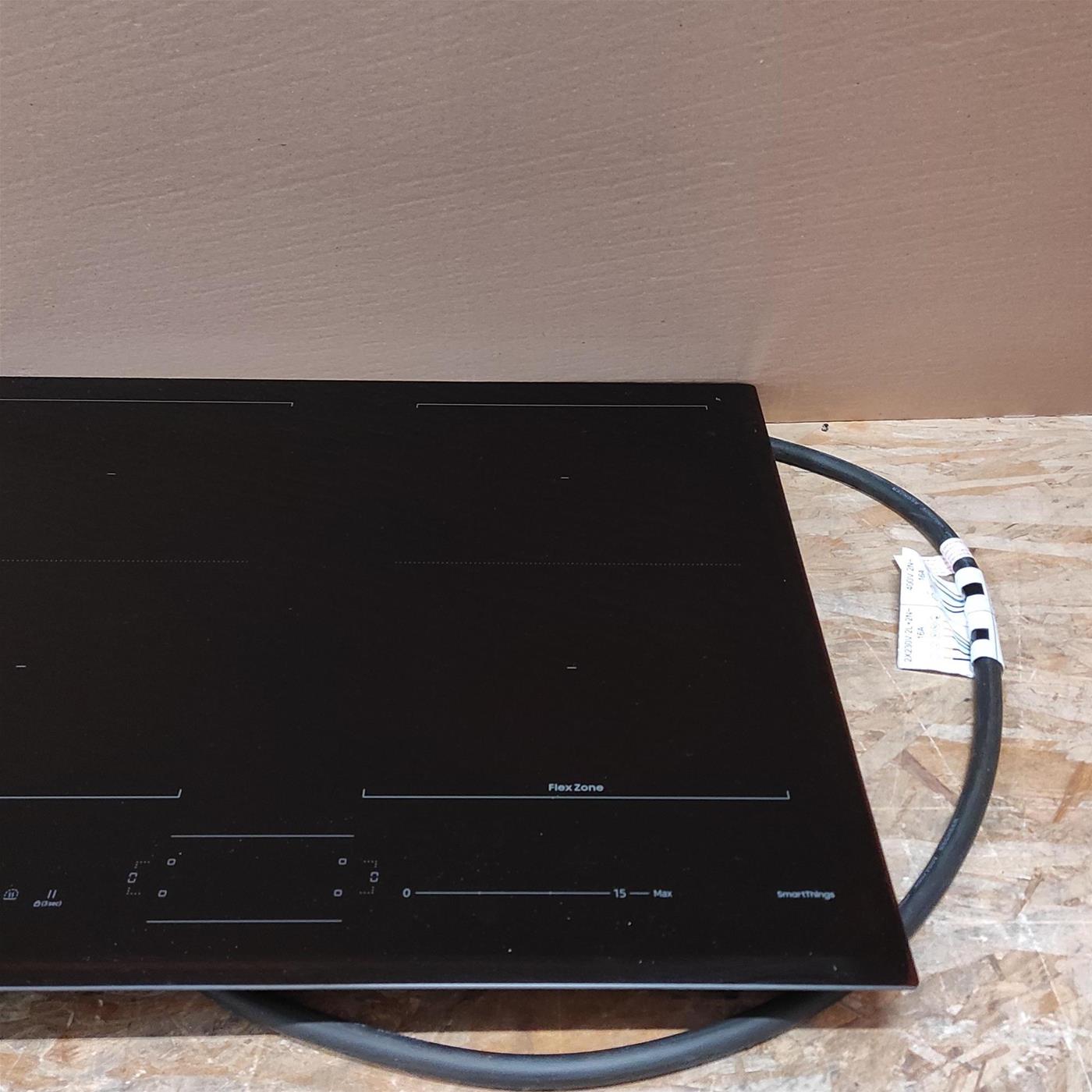 Piano cottura Samsung NZ64B5066KK a induzione 60cm Flex Zone WiFi