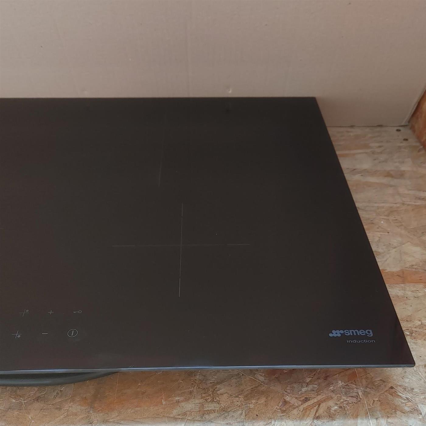 Piano cottura Smeg SI2741D a induzione 75 cm