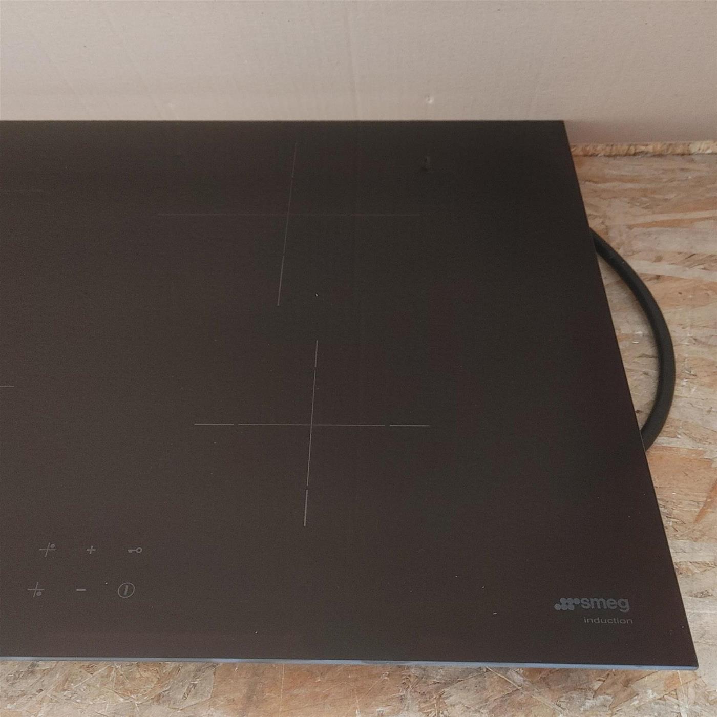 Piano cottura Smeg SI2741D a induzione 75 cm