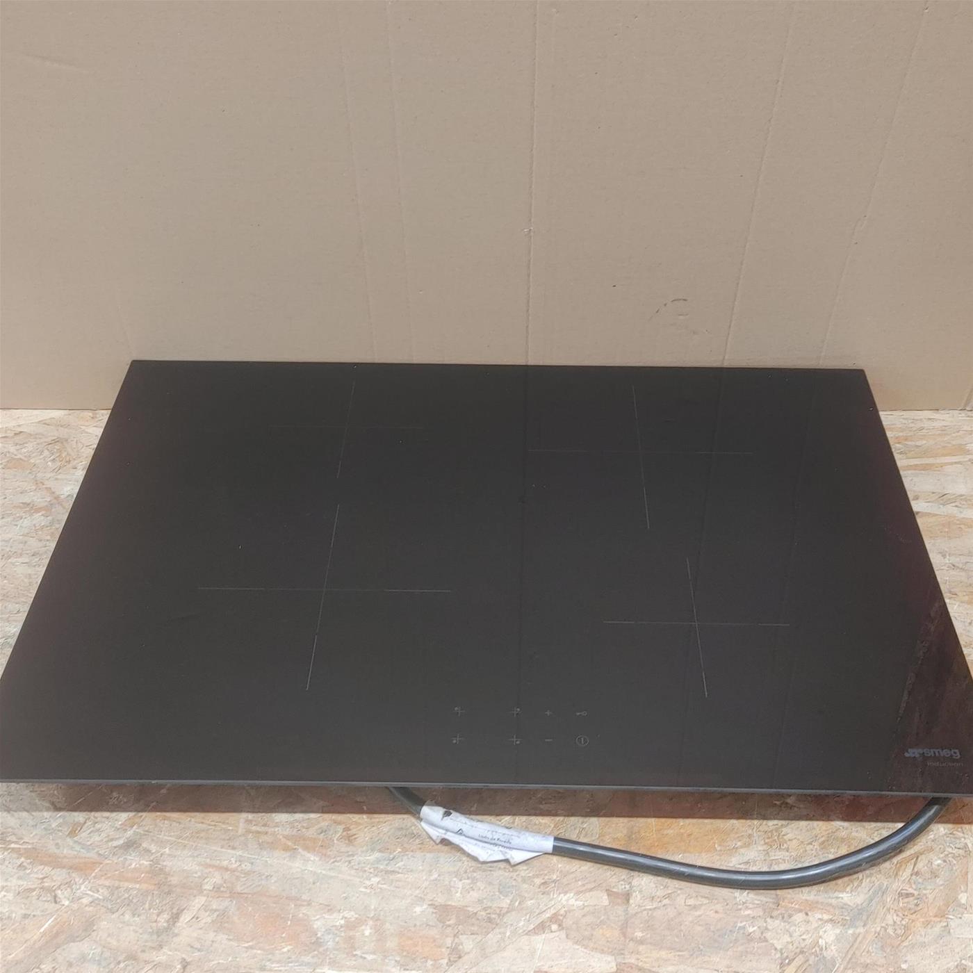 Piano cottura Smeg SI2741D a induzione 75 cm