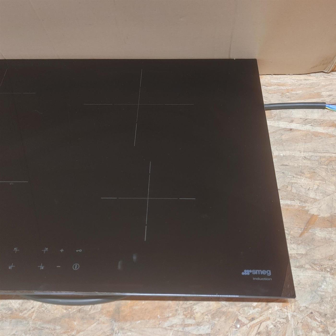 Piano cottura Smeg SI2741D a induzione 75 cm