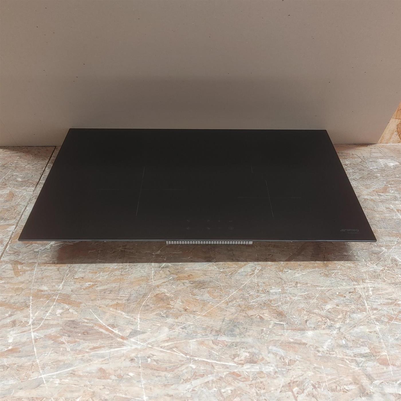 Piano cottura Smeg SI2741D a induzione 75 cm