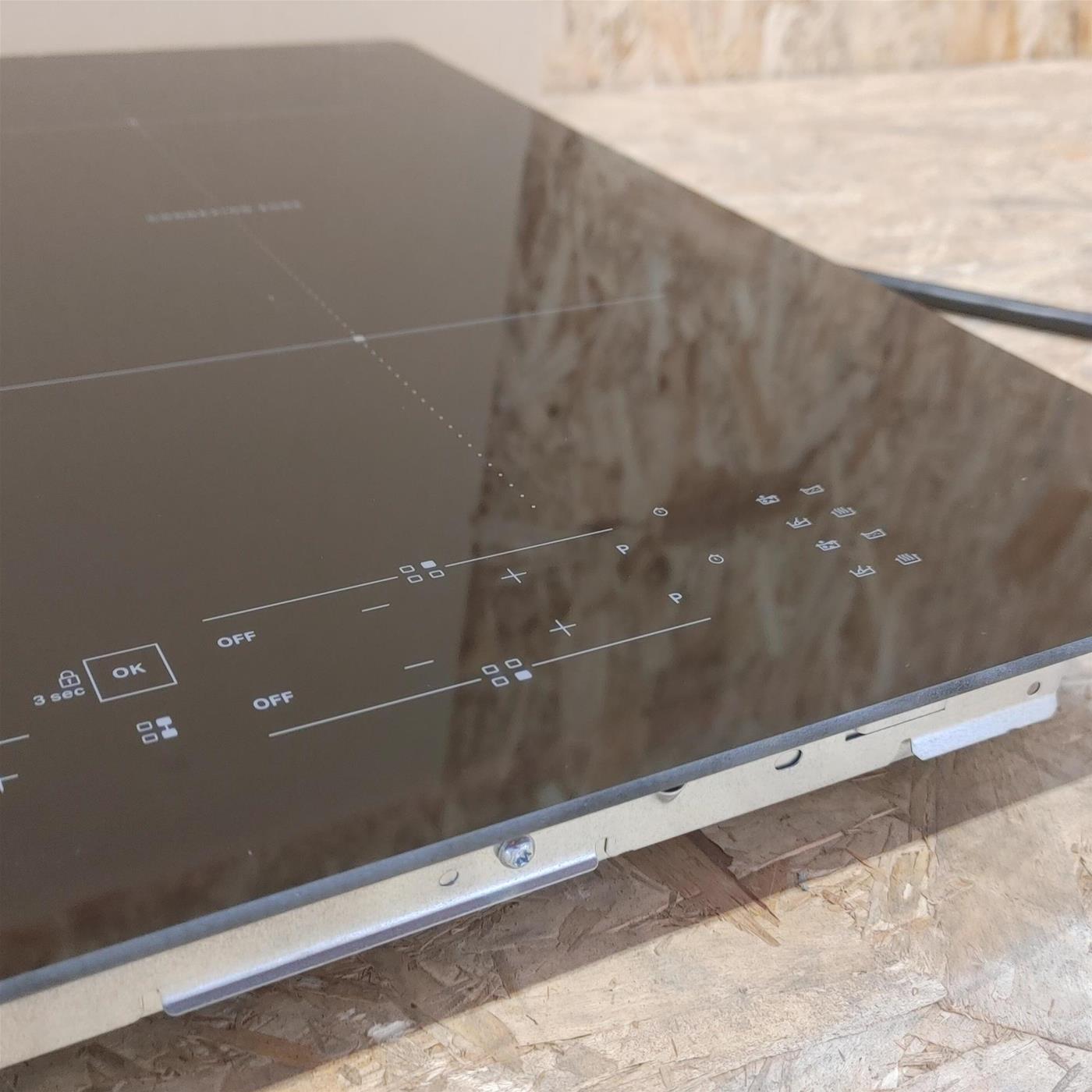 Whirlpool WB B8360 NE Nero Da incasso 59 cm Piano cottura a induzione 4 Fornello(i)