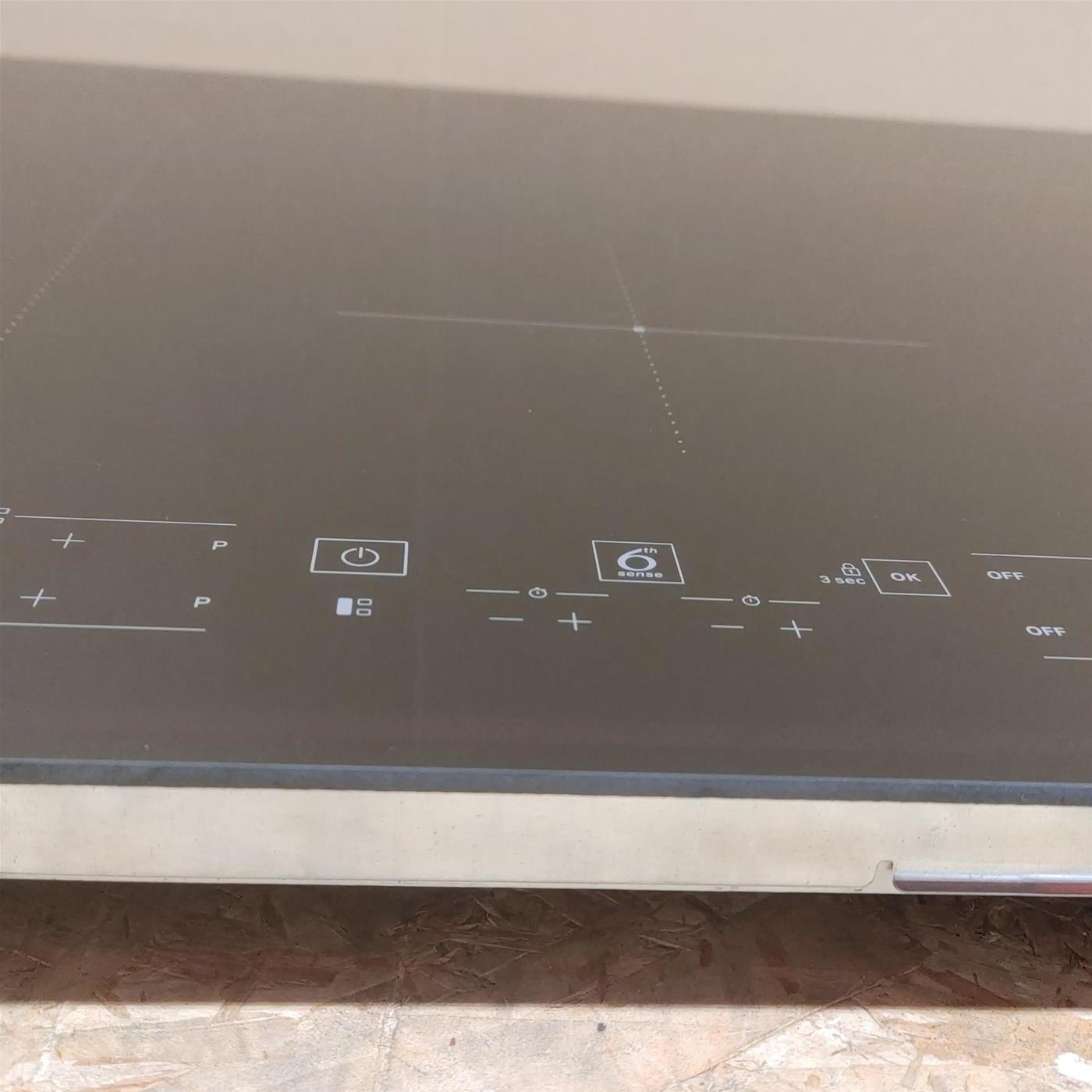 Piano cottura a induzione in vetroceramica Whirlpool - WL B2977 NE