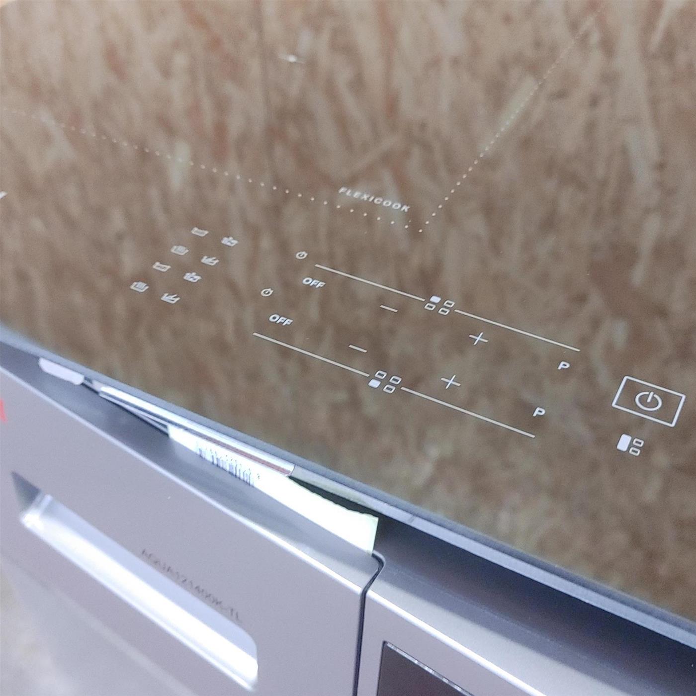 Whirlpool WL B2977 NE Nero Incasso 77 cm Piano cottura a induzione 4 zona(e)