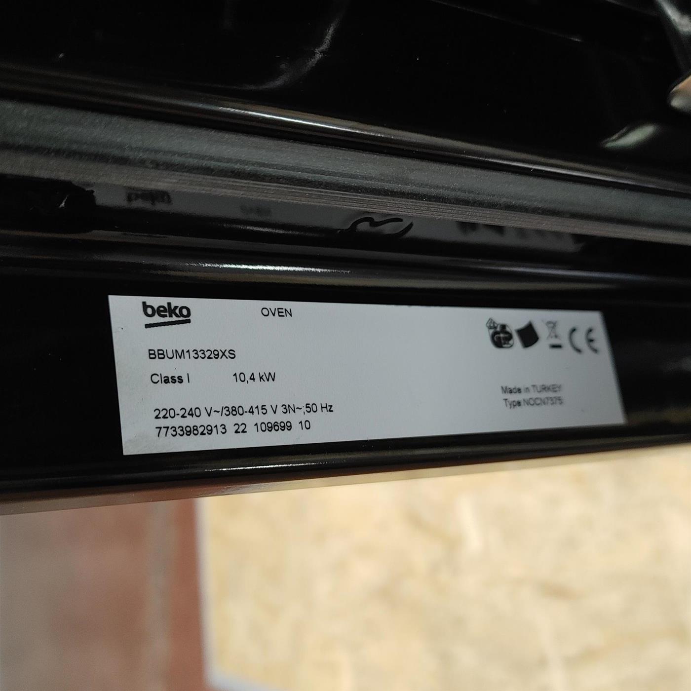 Beko BBUM13329X set di elettrodomestici Forno e Piano cottura in vetroceramica