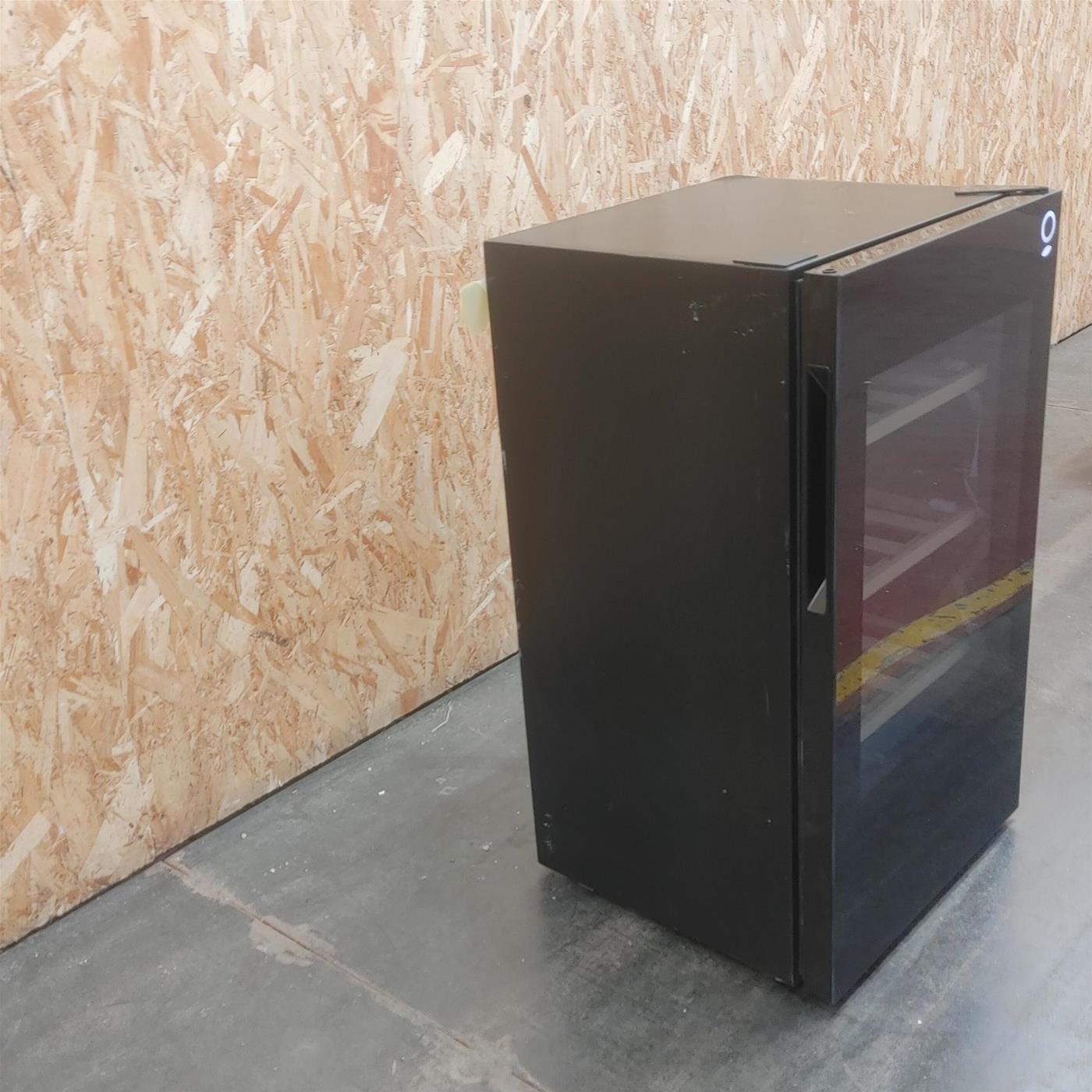 Cantinetta vino Hisense RW12D4NWG0 Libera installazione 30 Bottiglie