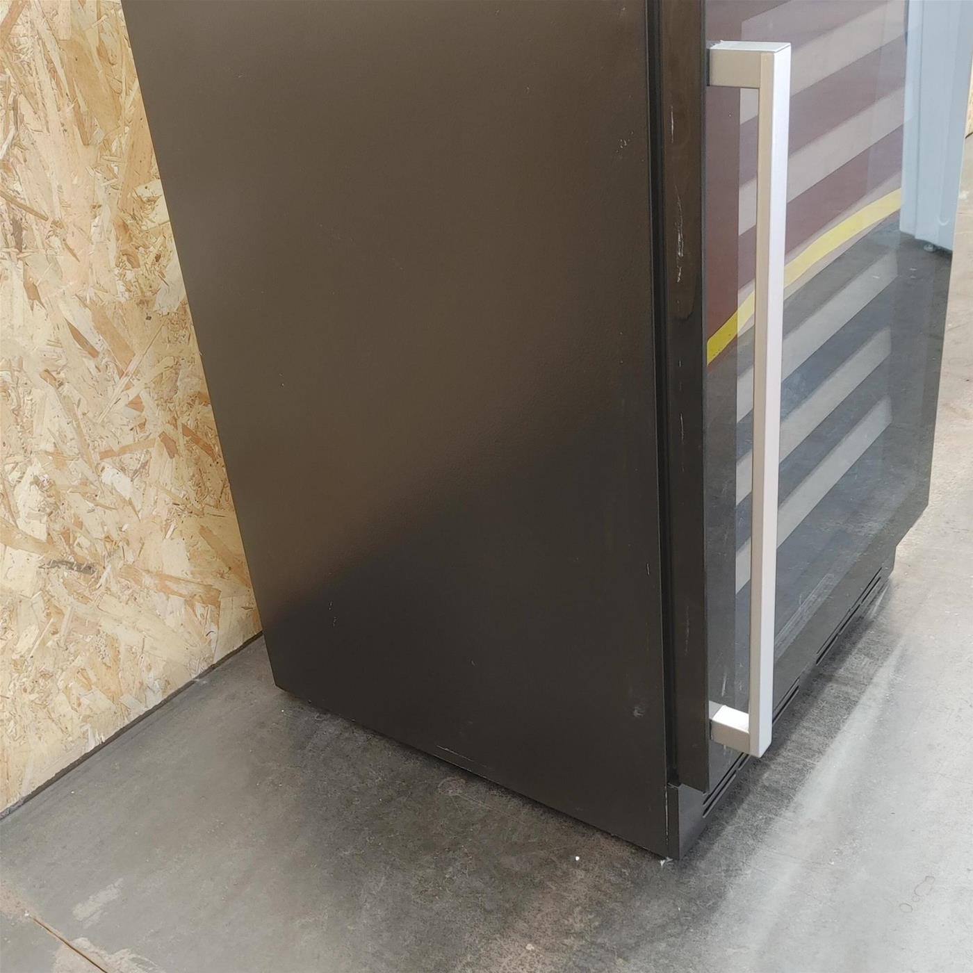 Hisense RW18W4NWLGF Cantinetta vino con compressore Libera installazione Nero 54 bottiglie