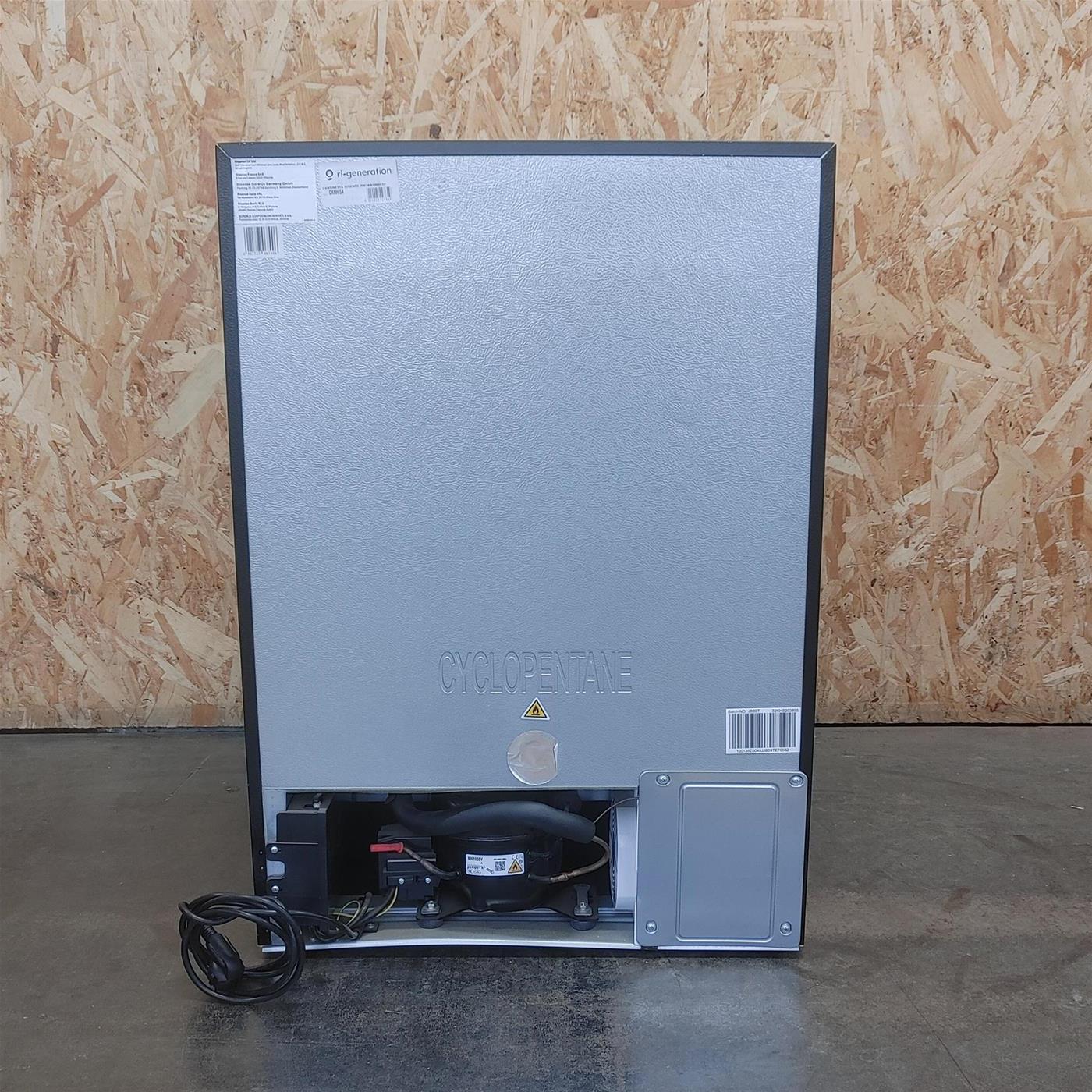 Hisense RW18W4NWLGF Cantinetta vino con compressore Libera installazione Nero 54 bottiglie