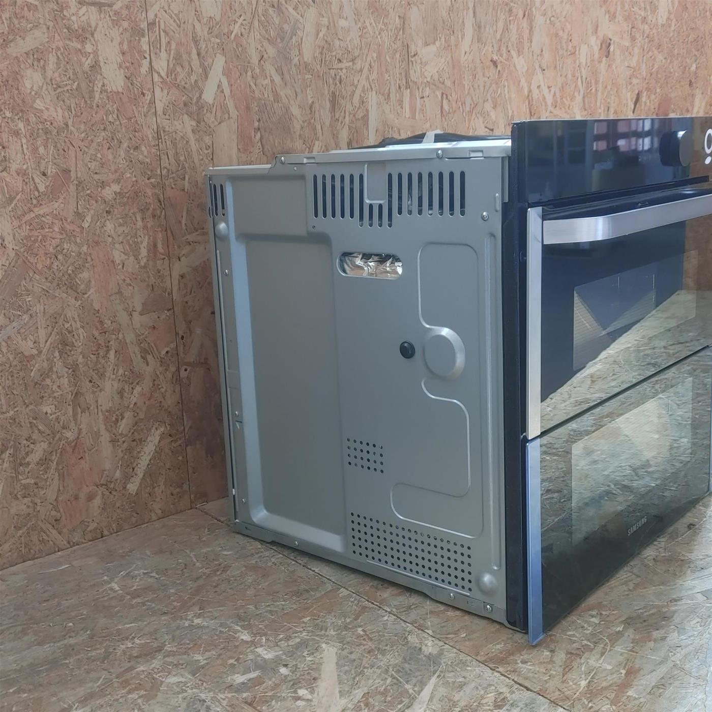 Forno elettrico Samsung Serie 5 NV7B5760WBK Vapore