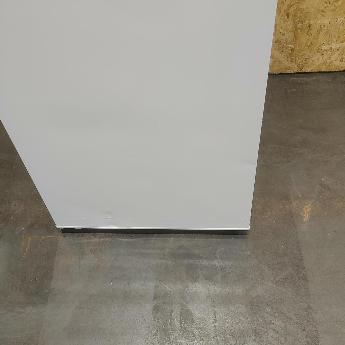 Congelatore verticale Candy CUS518EW  Da incasso 204 L