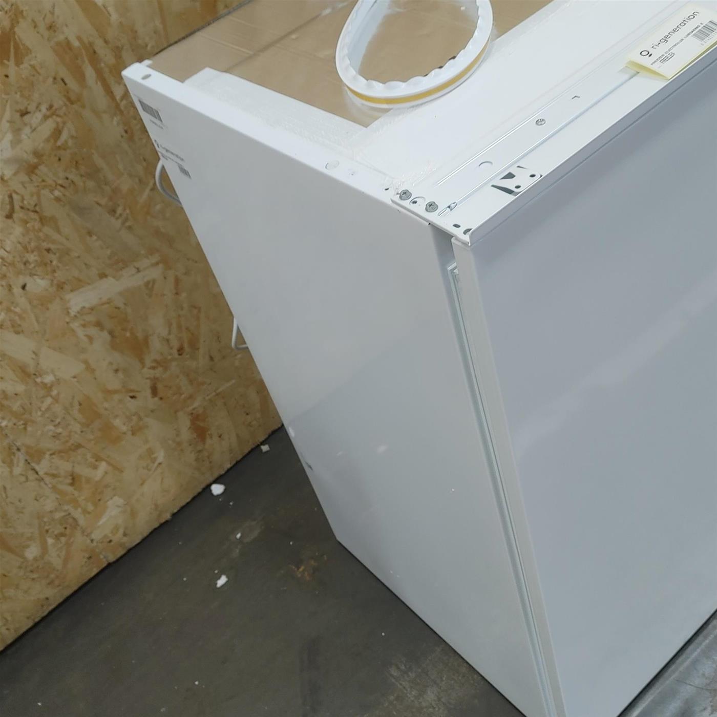 Electrolux LUB3AE88S E Congelatore da incasso verticale Low Frost