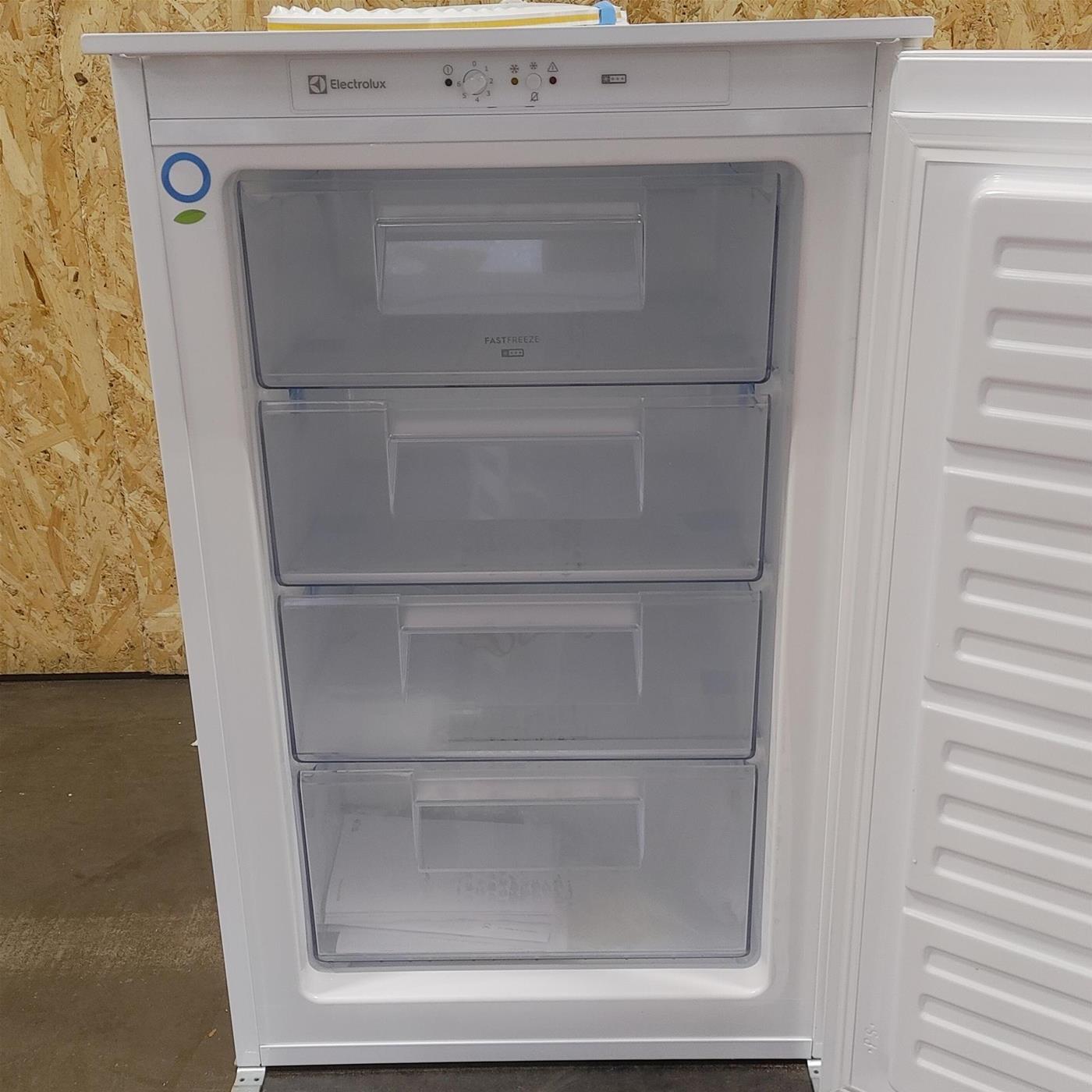 Electrolux LUB3AE88S E Congelatore da incasso verticale Low Frost