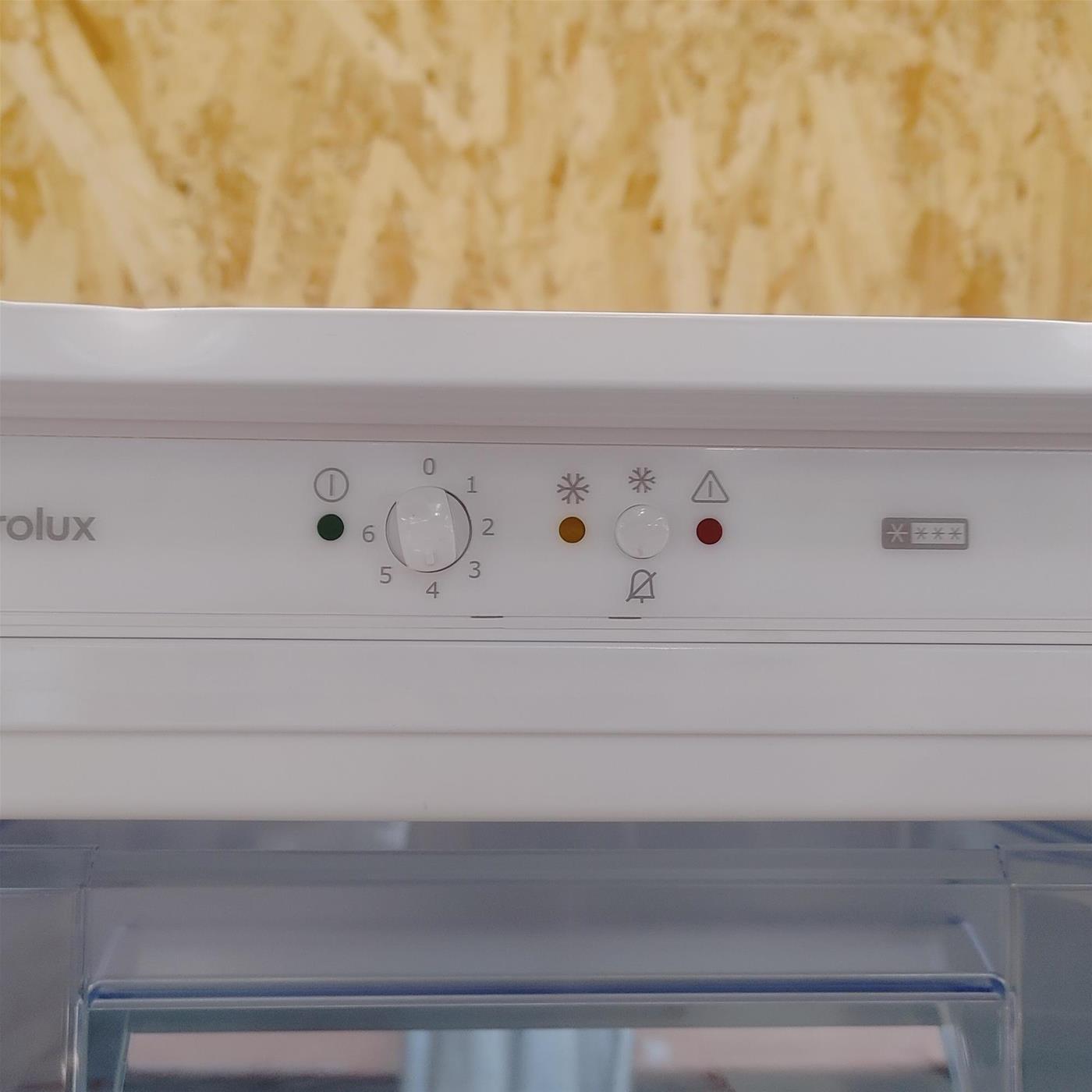 Congelatore verticale Electrolux LUB3AE88S Da incasso 98 L