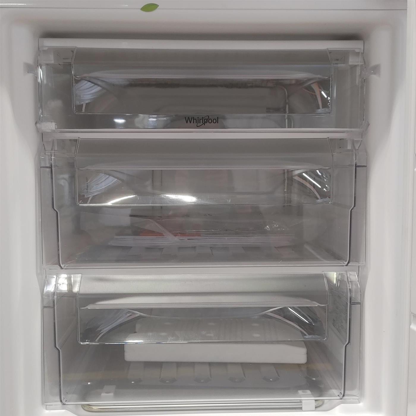 Congelatore verticale Whirlpool AFB 8281