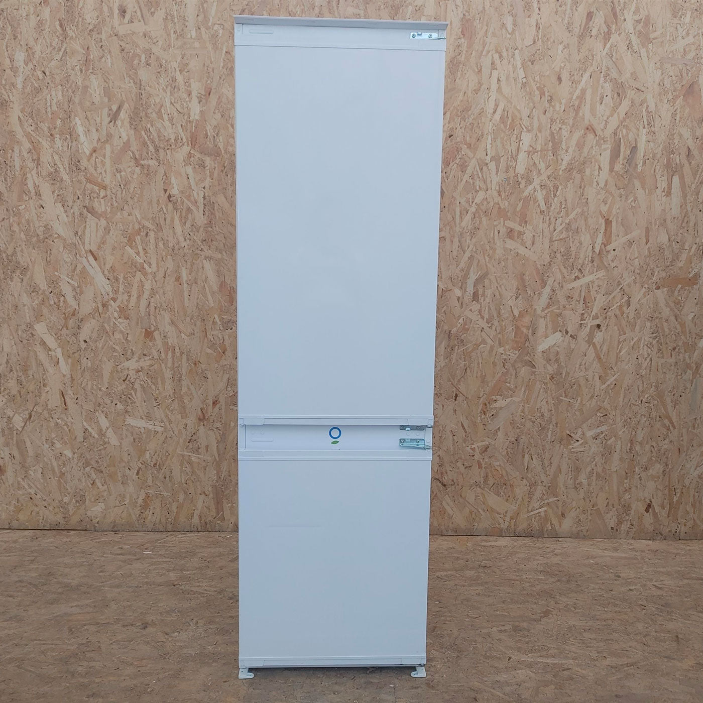 Beko BCSA285K2S frigorifero con congelatore Da incasso 271 L Bianco